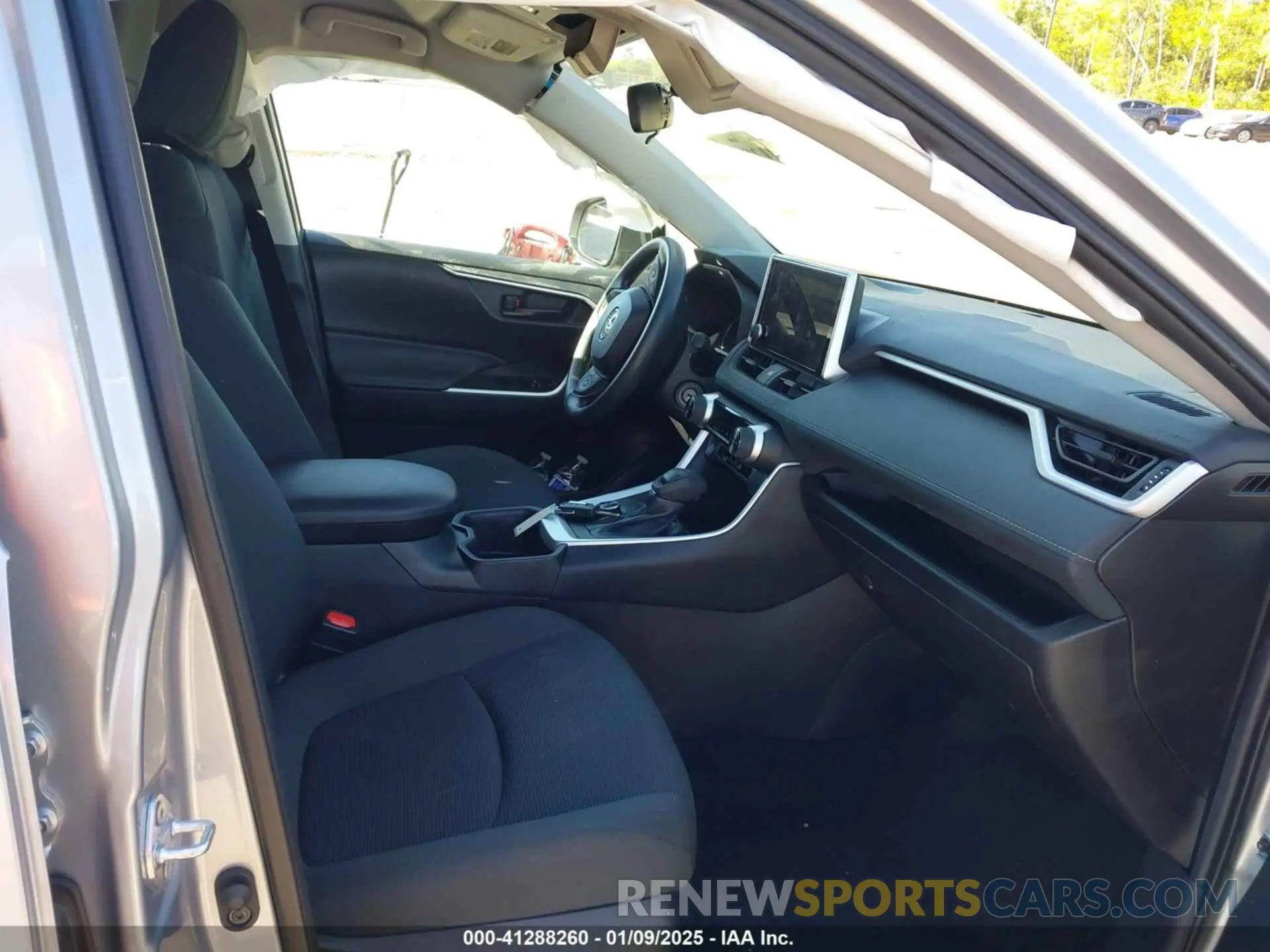 5 fotografías del automóvil dañado 4T3MWRFV5RU119663 TOYOTA RAV4 HYBRID 2024