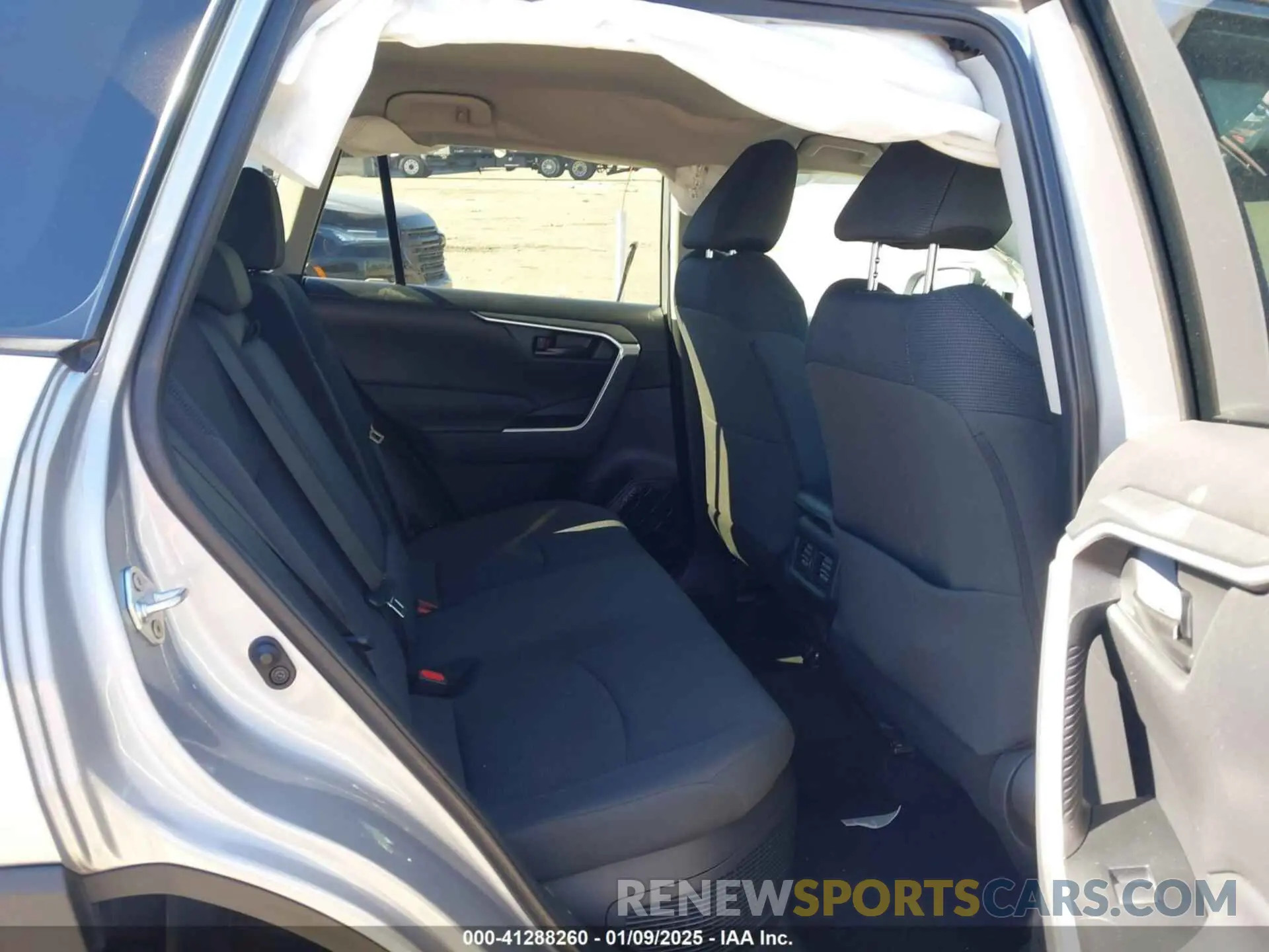8 fotografías del automóvil dañado 4T3MWRFV5RU119663 TOYOTA RAV4 HYBRID 2024