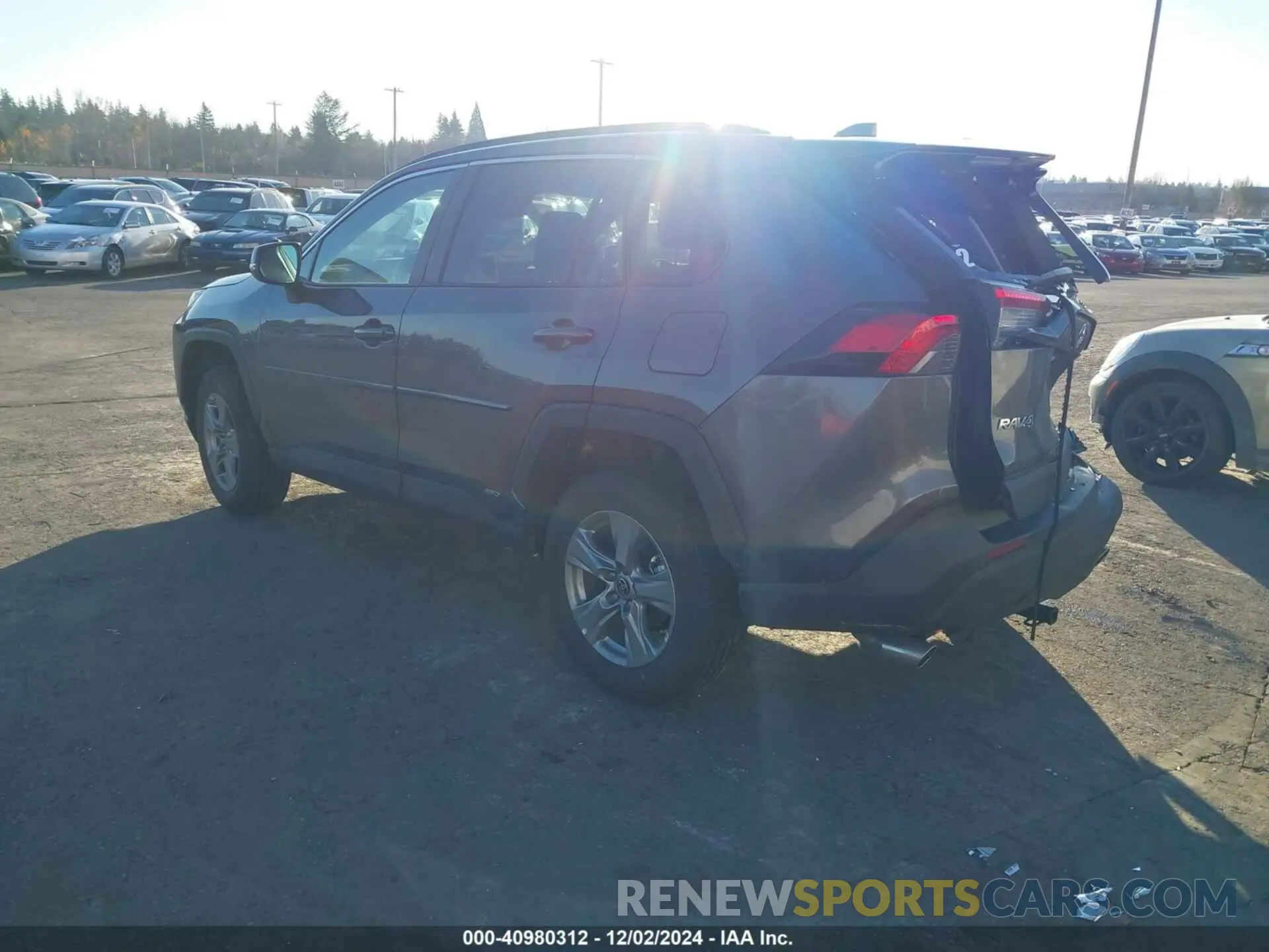 3 fotografías del automóvil dañado 4T3MWRFV6RU157726 TOYOTA RAV4 HYBRID 2024