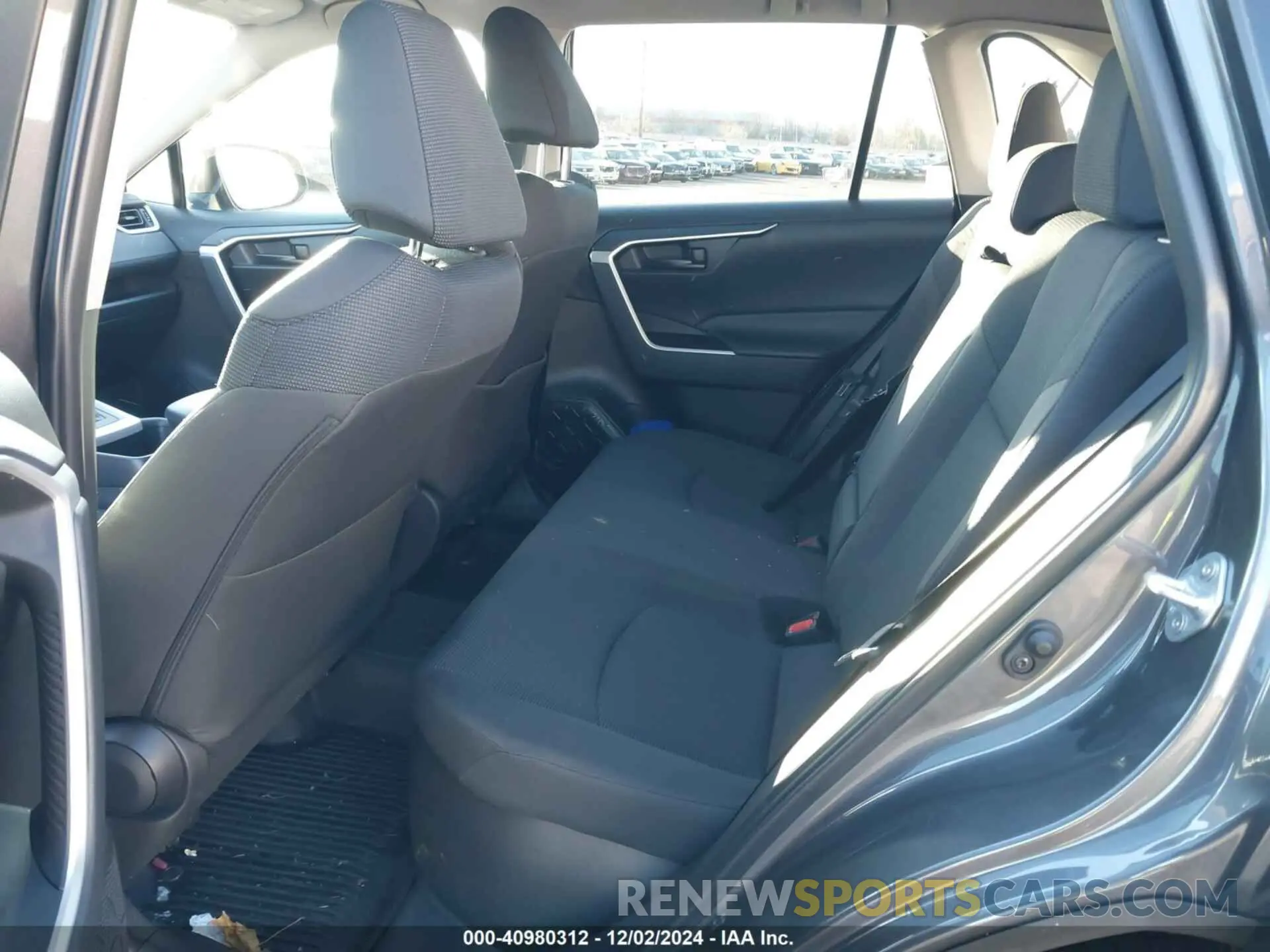 8 fotografías del automóvil dañado 4T3MWRFV6RU157726 TOYOTA RAV4 HYBRID 2024