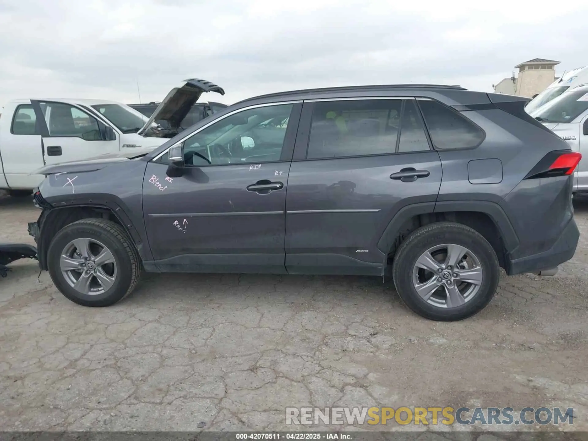 15 fotografías del automóvil dañado 4T3MWRFV9RU156795 TOYOTA RAV4 HYBRID 2024