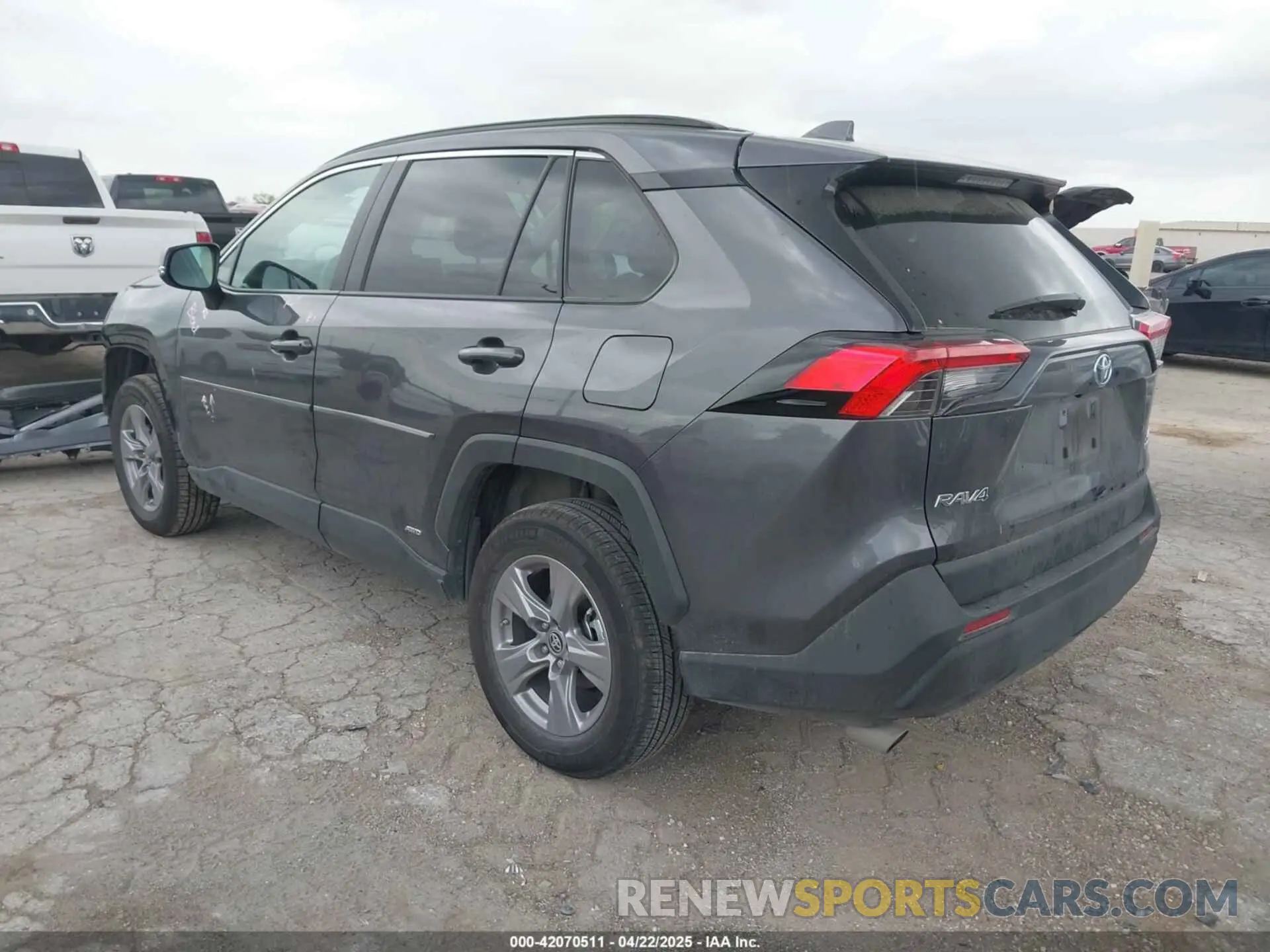 3 fotografías del automóvil dañado 4T3MWRFV9RU156795 TOYOTA RAV4 HYBRID 2024
