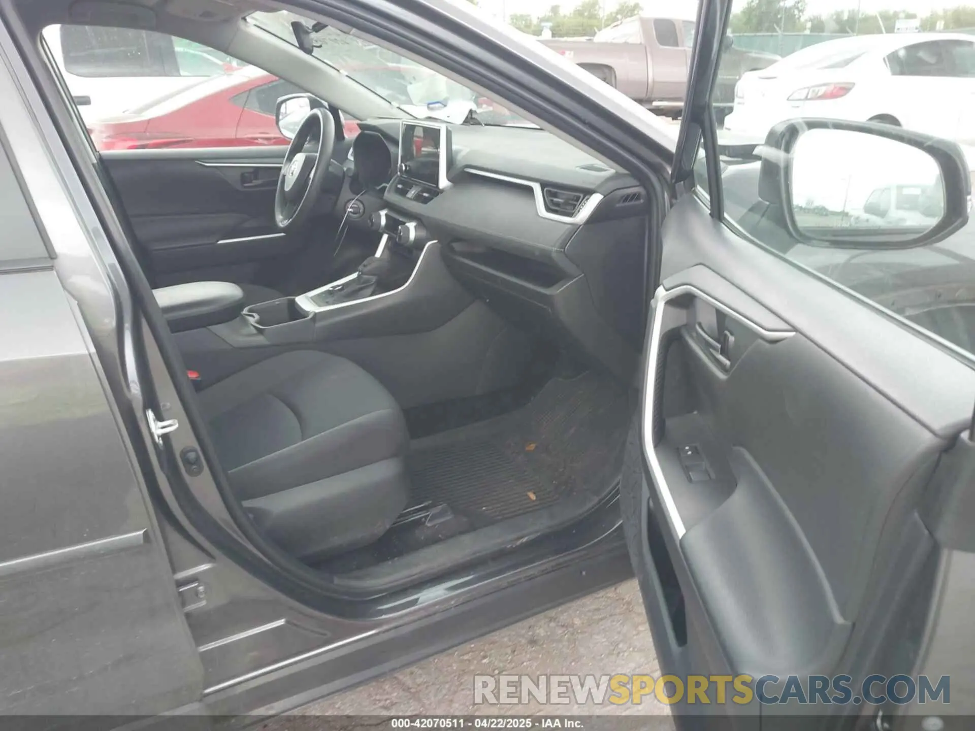 5 fotografías del automóvil dañado 4T3MWRFV9RU156795 TOYOTA RAV4 HYBRID 2024