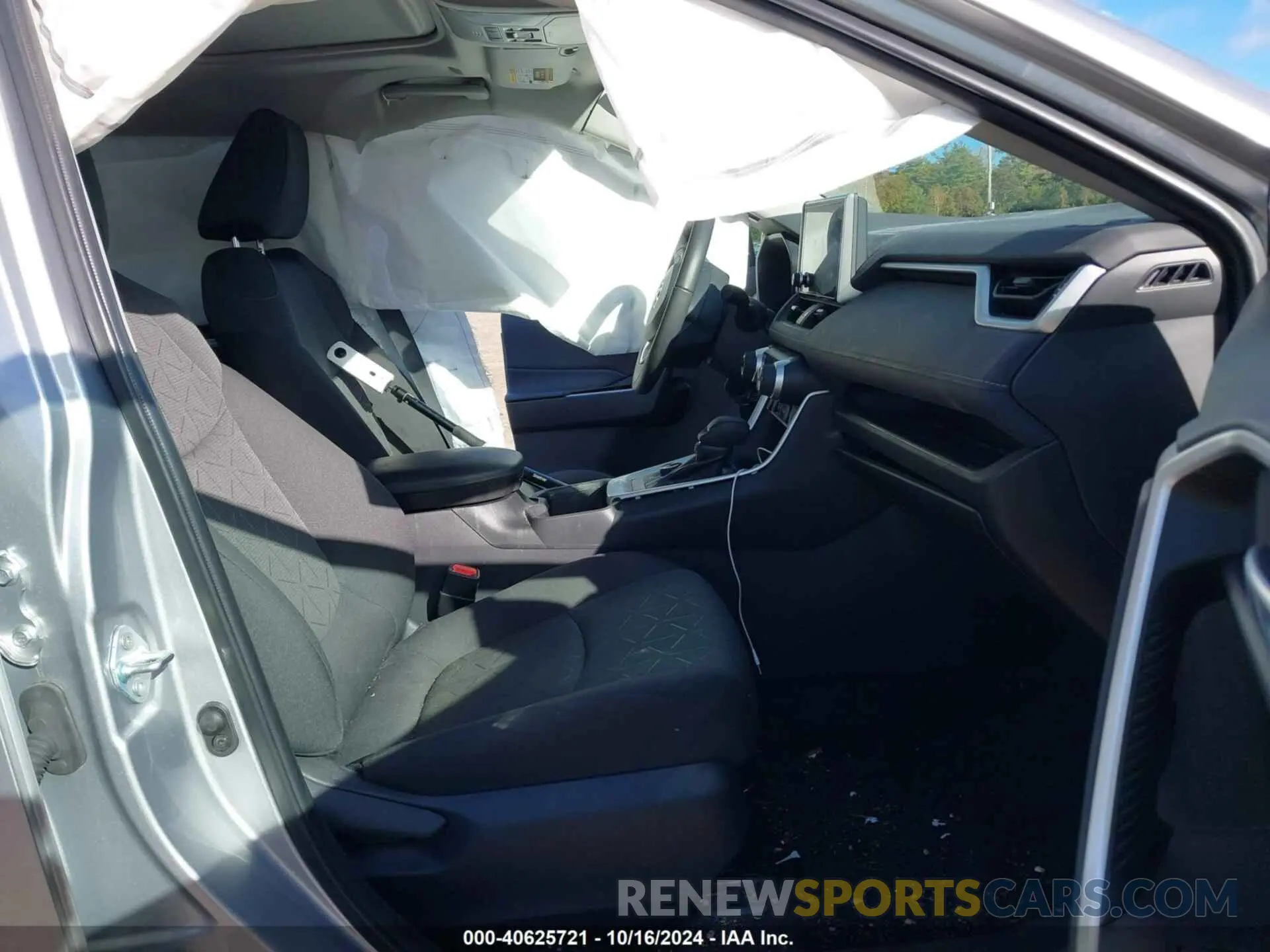 5 fotografías del automóvil dañado 4T3RWRFV1RU112652 TOYOTA RAV4 HYBRID 2024