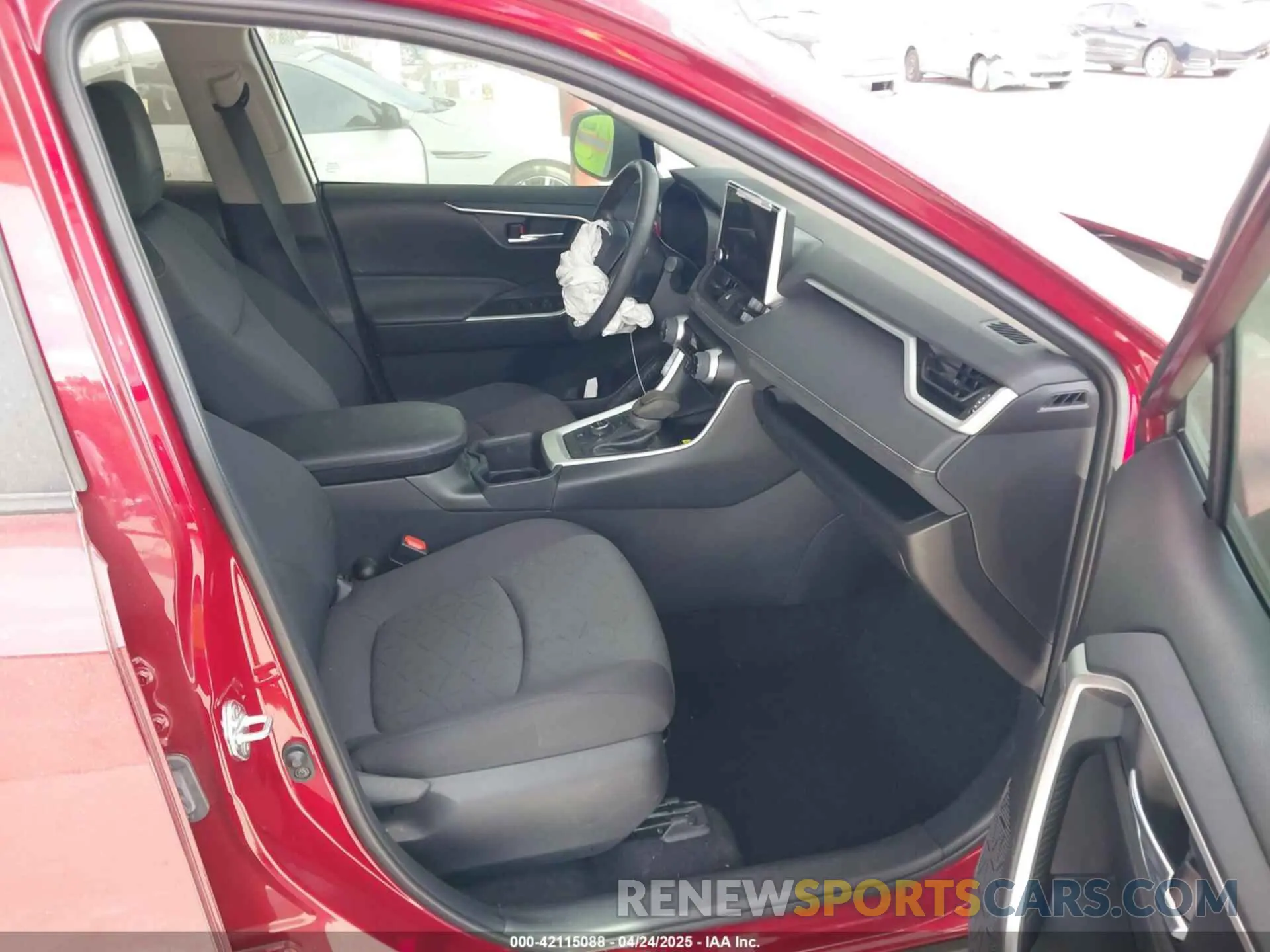 5 fotografías del automóvil dañado 4T3RWRFV3RU137956 TOYOTA RAV4 HYBRID 2024