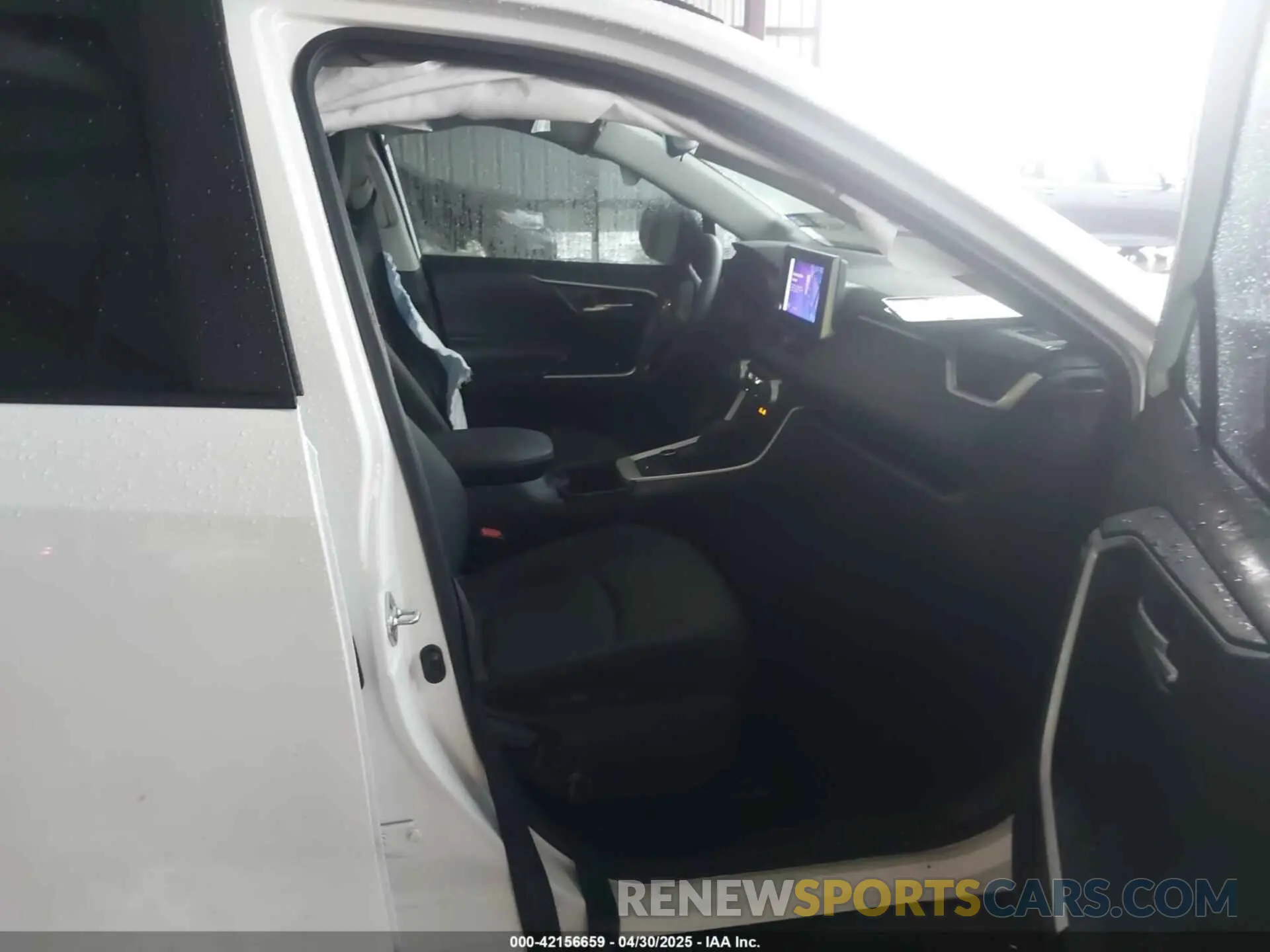 5 fotografías del automóvil dañado 4T3RWRFV6RU117636 TOYOTA RAV4 HYBRID 2024