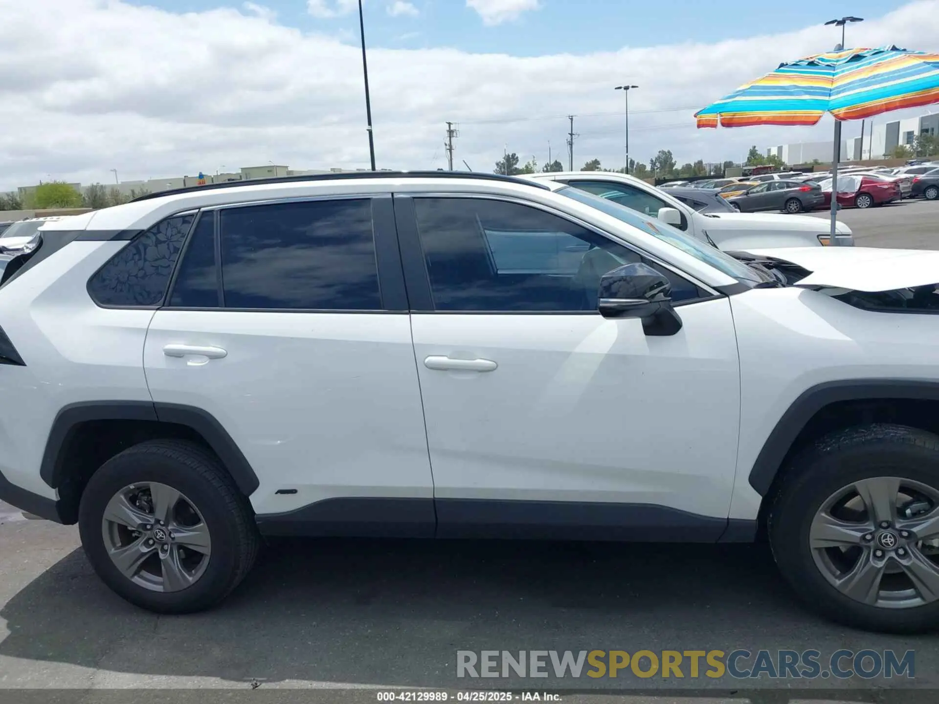 13 fotografías del automóvil dañado 4T3RWRFV8RU130923 TOYOTA RAV4 HYBRID 2024