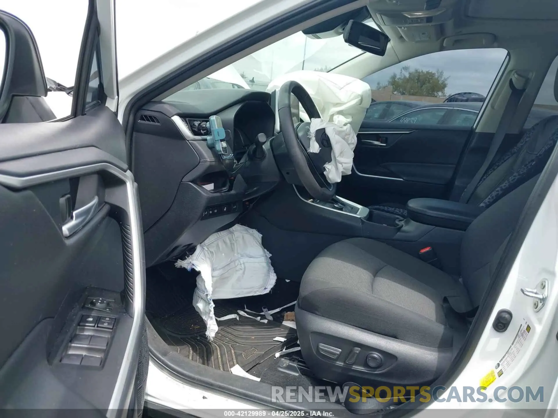 5 fotografías del automóvil dañado 4T3RWRFV8RU130923 TOYOTA RAV4 HYBRID 2024