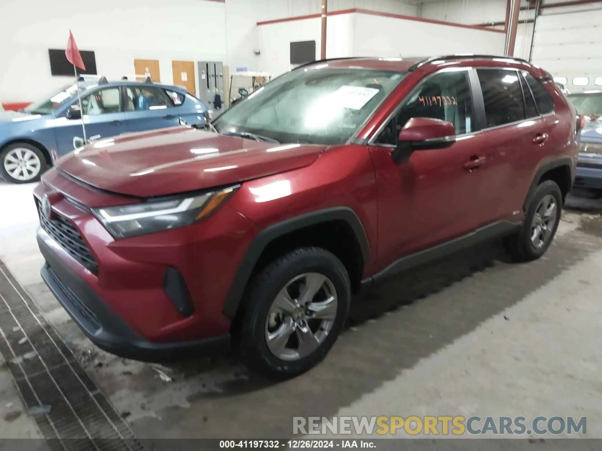 2 fotografías del automóvil dañado 4T3RWRFVXRU125934 TOYOTA RAV4 HYBRID 2024