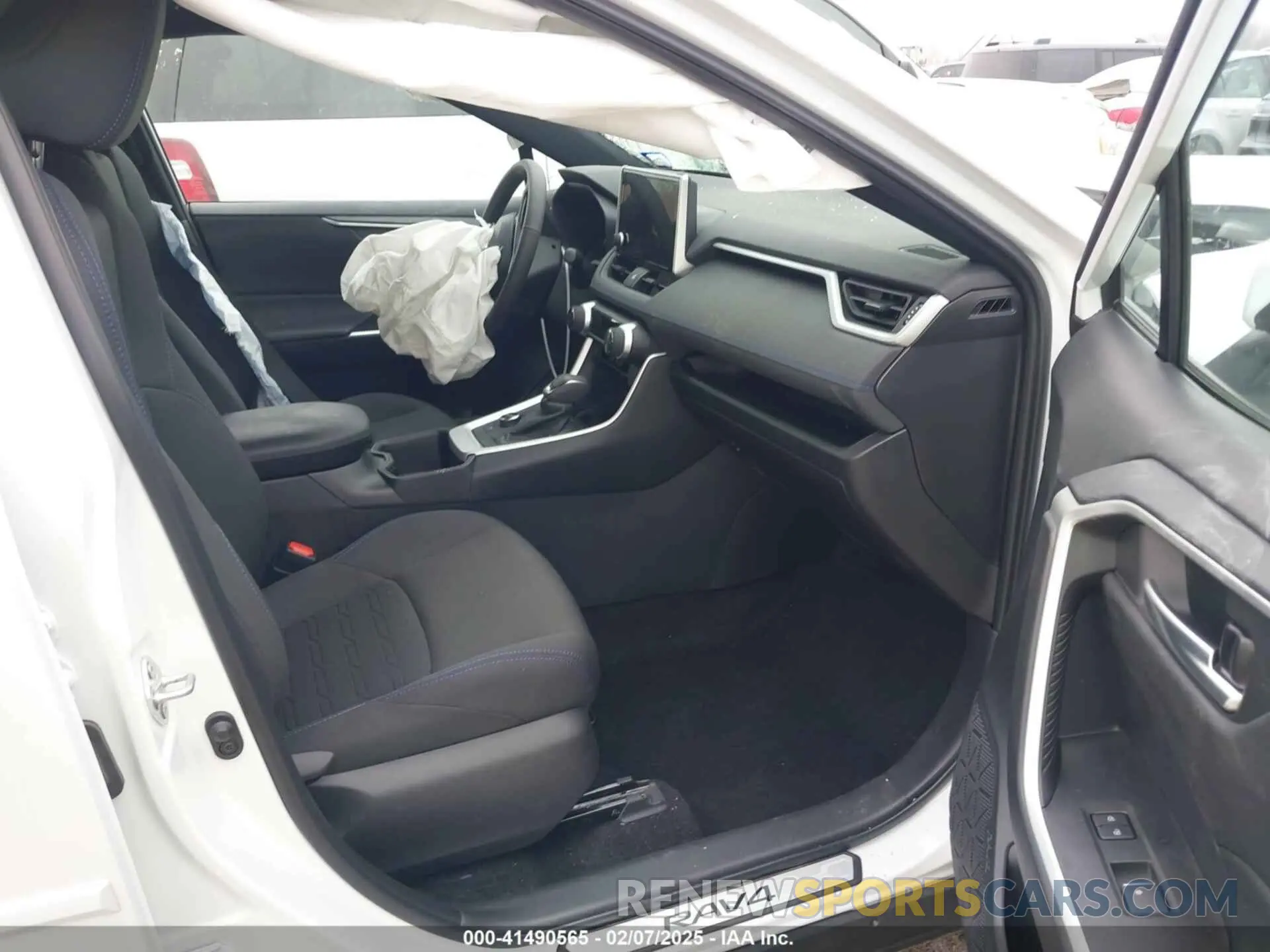 5 fotografías del automóvil dañado 4T3T6RFV6RU166065 TOYOTA RAV4 HYBRID 2024