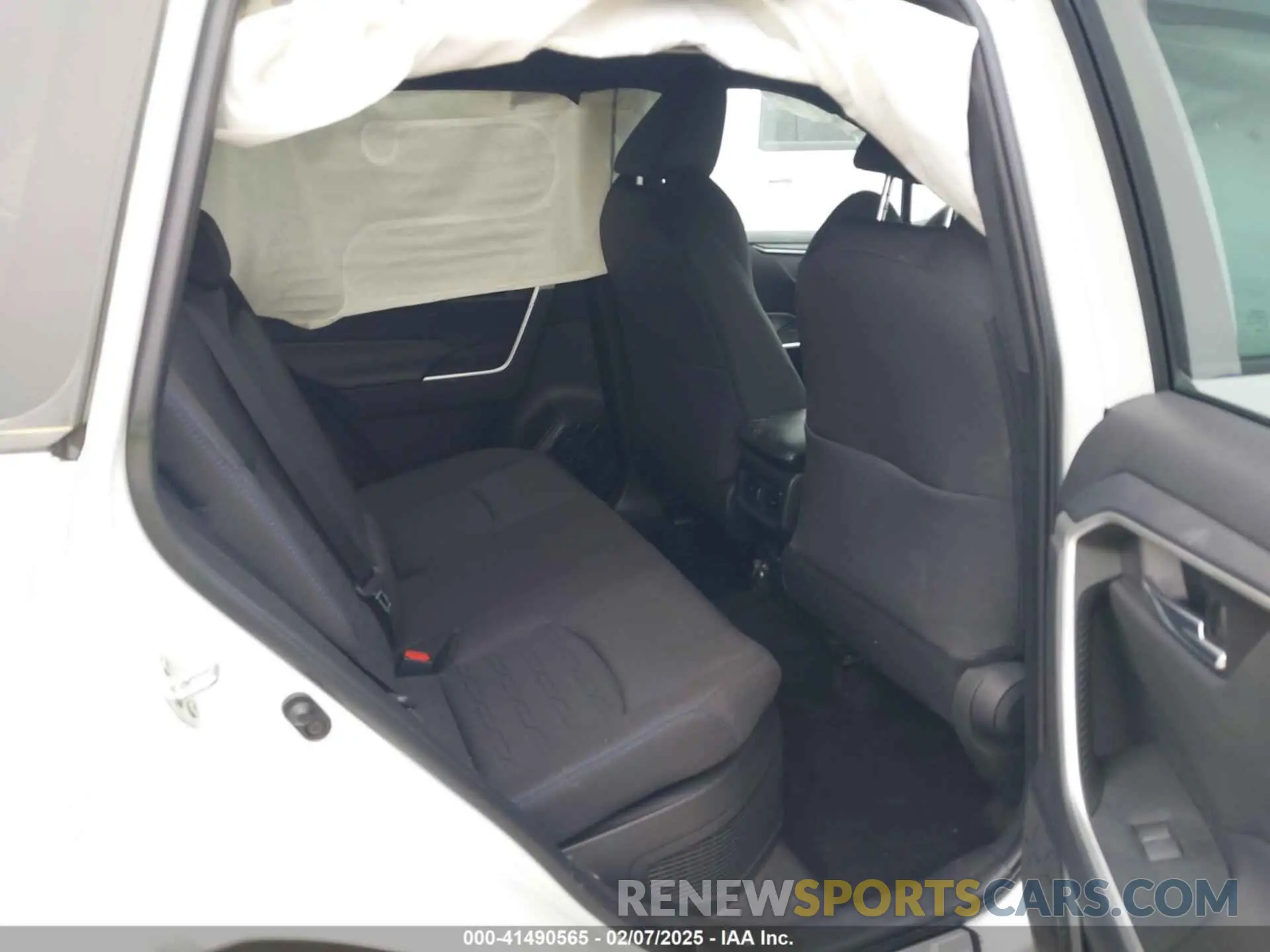 8 fotografías del automóvil dañado 4T3T6RFV6RU166065 TOYOTA RAV4 HYBRID 2024
