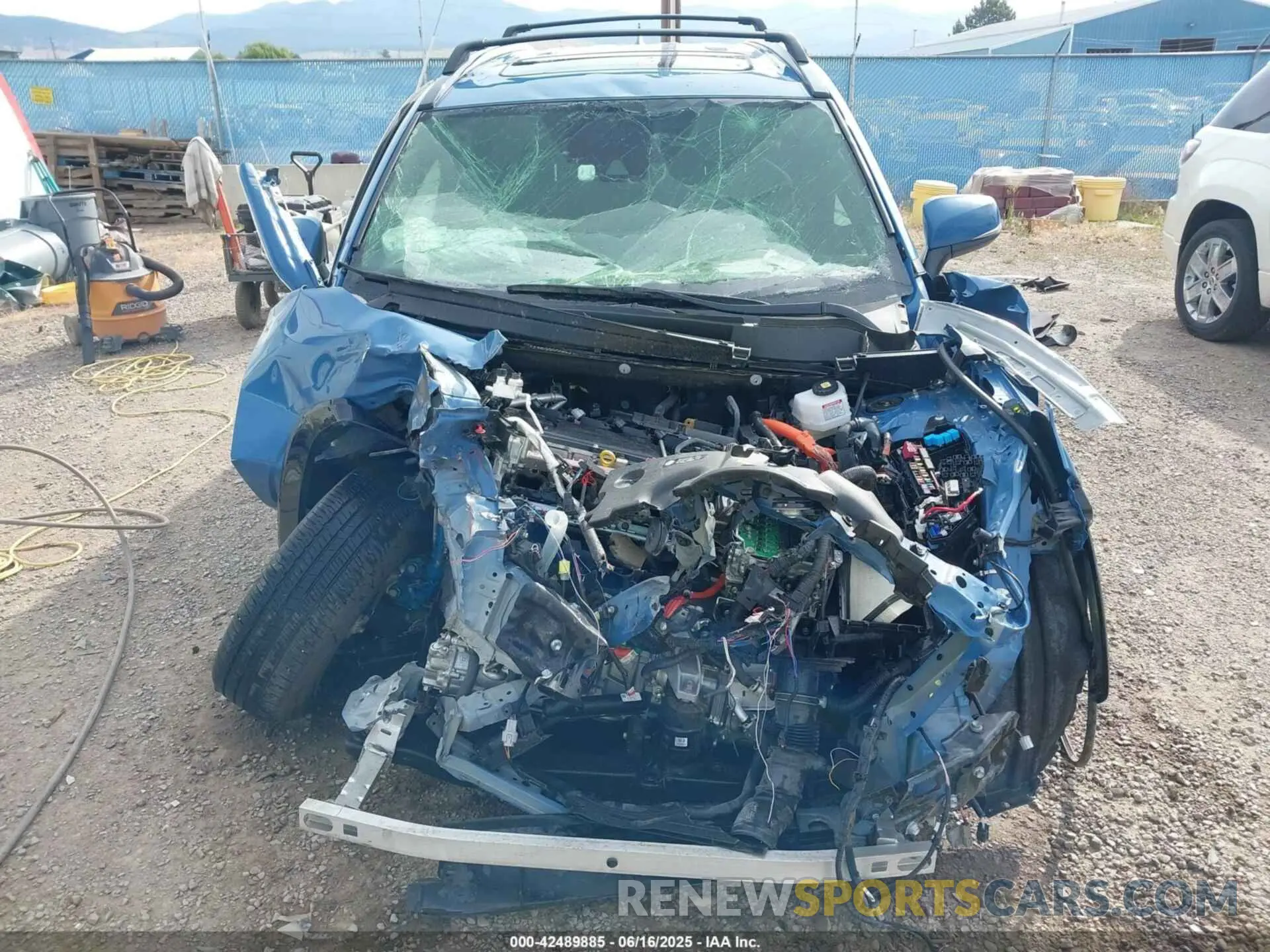 13 fotografías del automóvil dañado JTM16RFV4RD139533 TOYOTA RAV4 HYBRID 2024