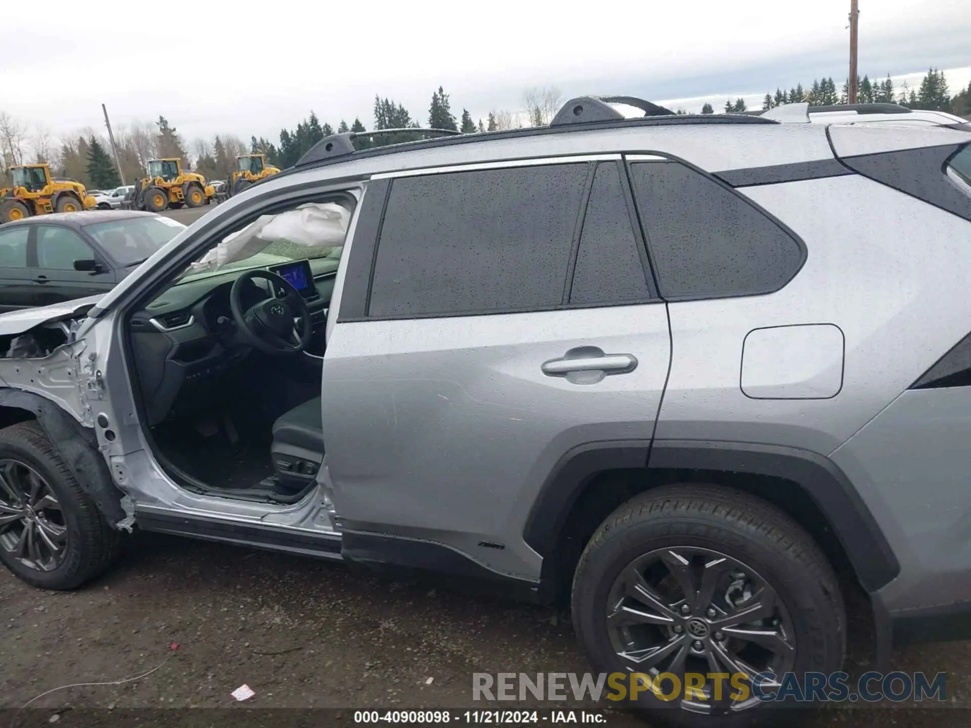 15 fotografías del automóvil dañado JTMB6RFV1RD138604 TOYOTA RAV4 HYBRID 2024