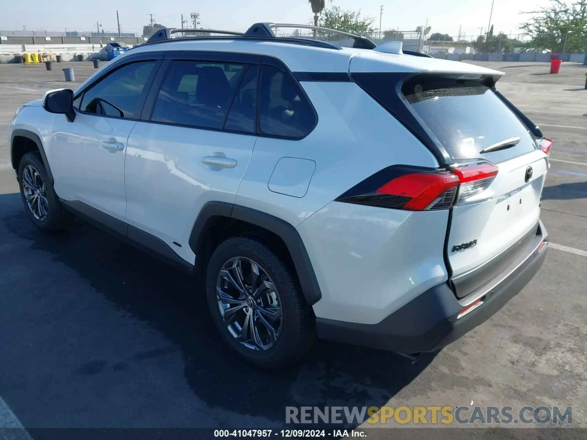 3 fotografías del automóvil dañado JTMB6RFV1RD550375 TOYOTA RAV4 HYBRID 2024