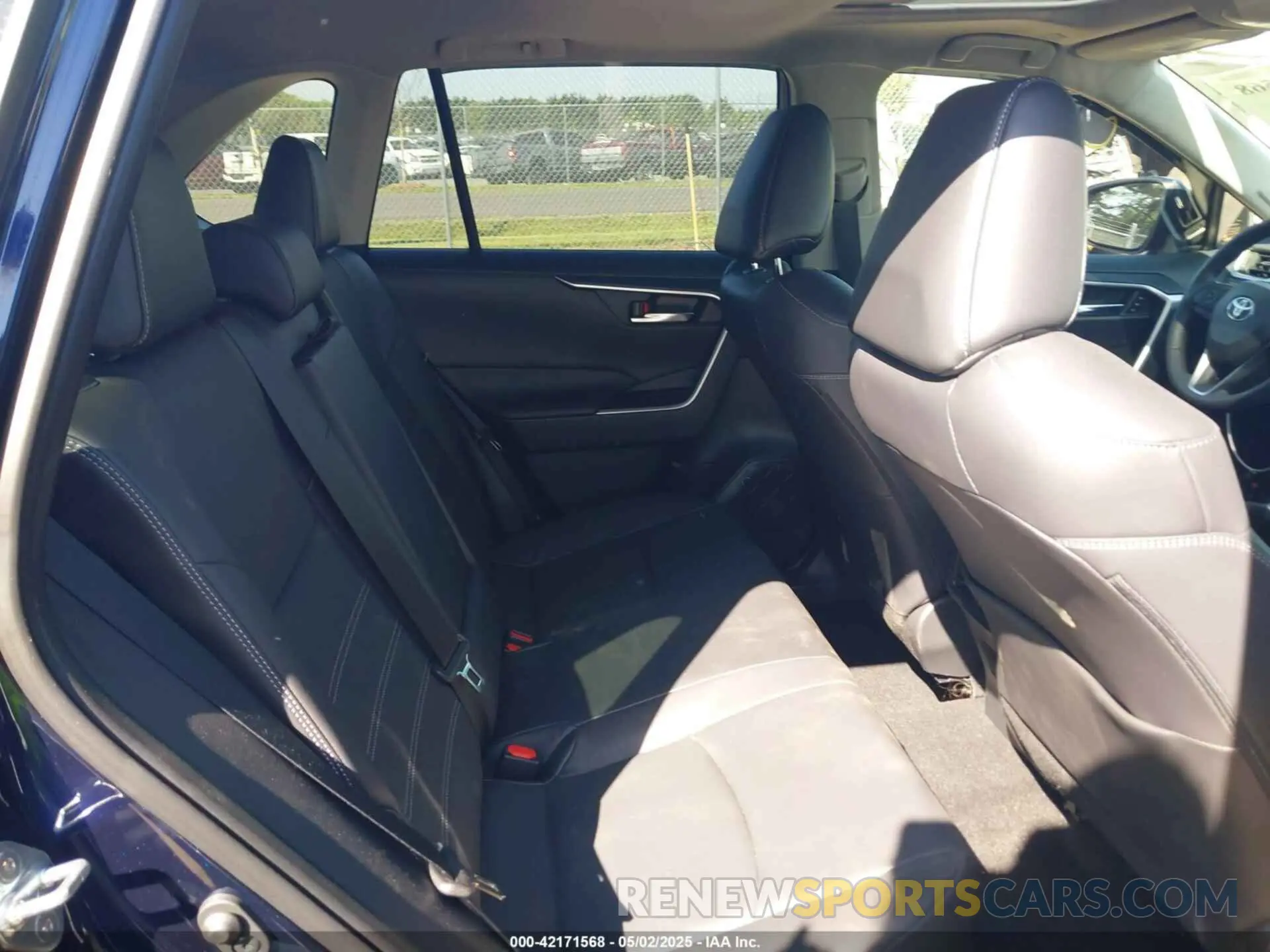 8 fotografías del automóvil dañado JTMB6RFV3RJ041700 TOYOTA RAV4 HYBRID 2024