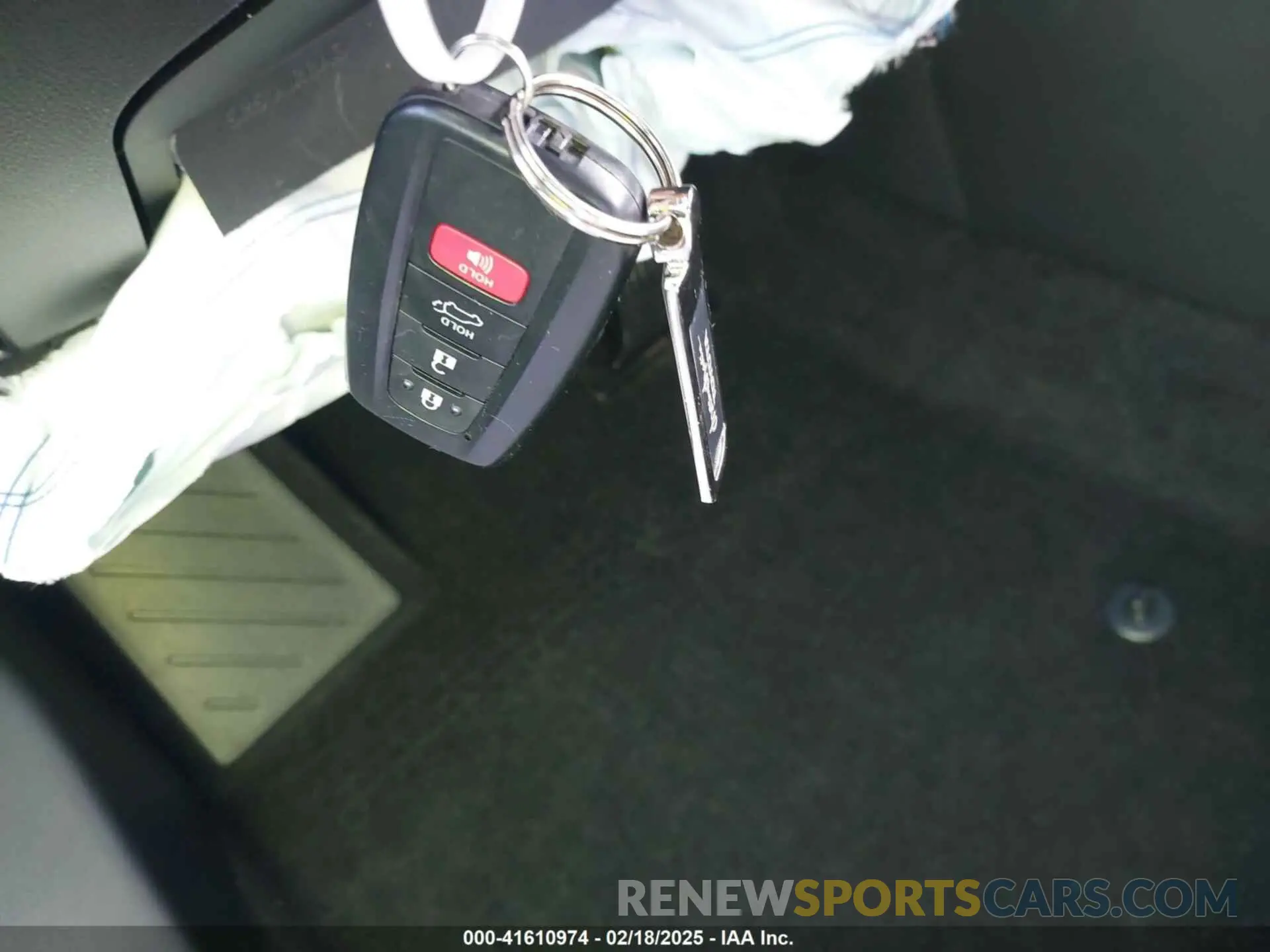 11 fotografías del automóvil dañado JTMB6RFV3RJ045018 TOYOTA RAV4 HYBRID 2024
