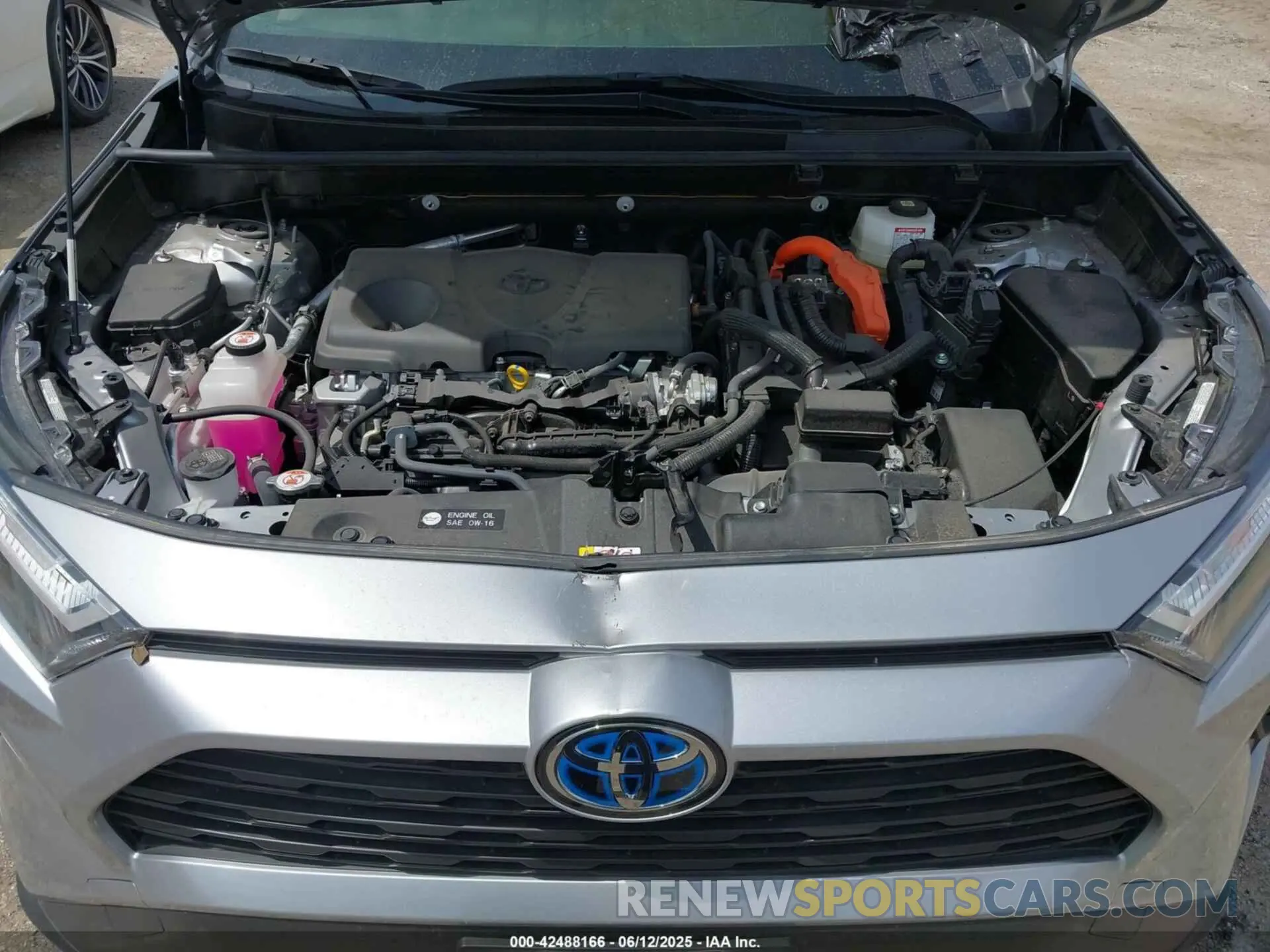 10 fotografías del automóvil dañado JTMB6RFV4RD138046 TOYOTA RAV4 HYBRID 2024