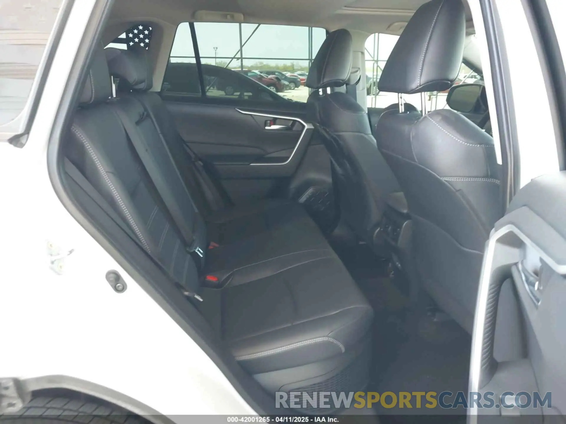 8 fotografías del automóvil dañado JTMB6RFV7RJ061562 TOYOTA RAV4 HYBRID 2024