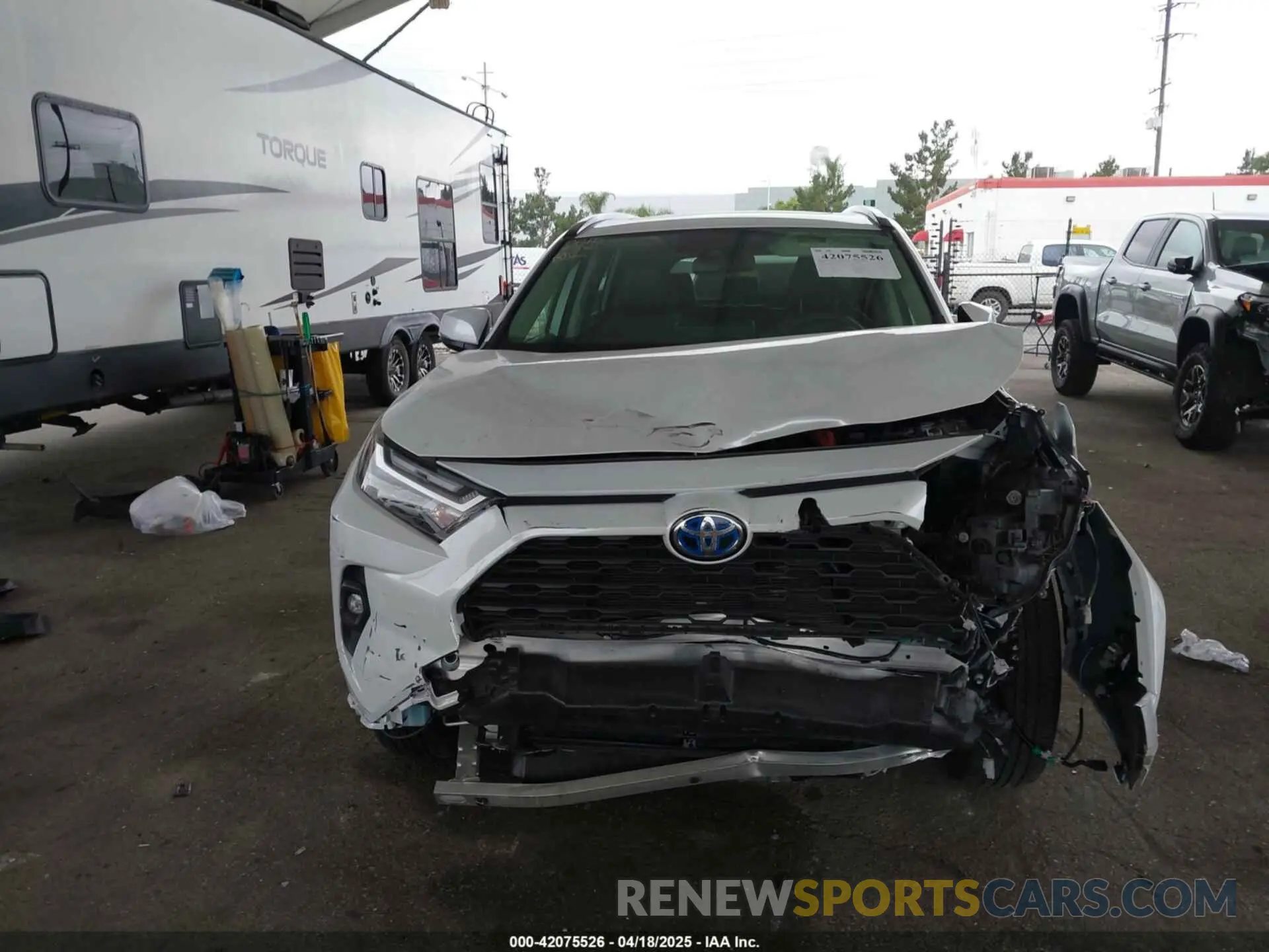 12 fotografías del automóvil dañado JTMB6RFV8RD130824 TOYOTA RAV4 HYBRID 2024