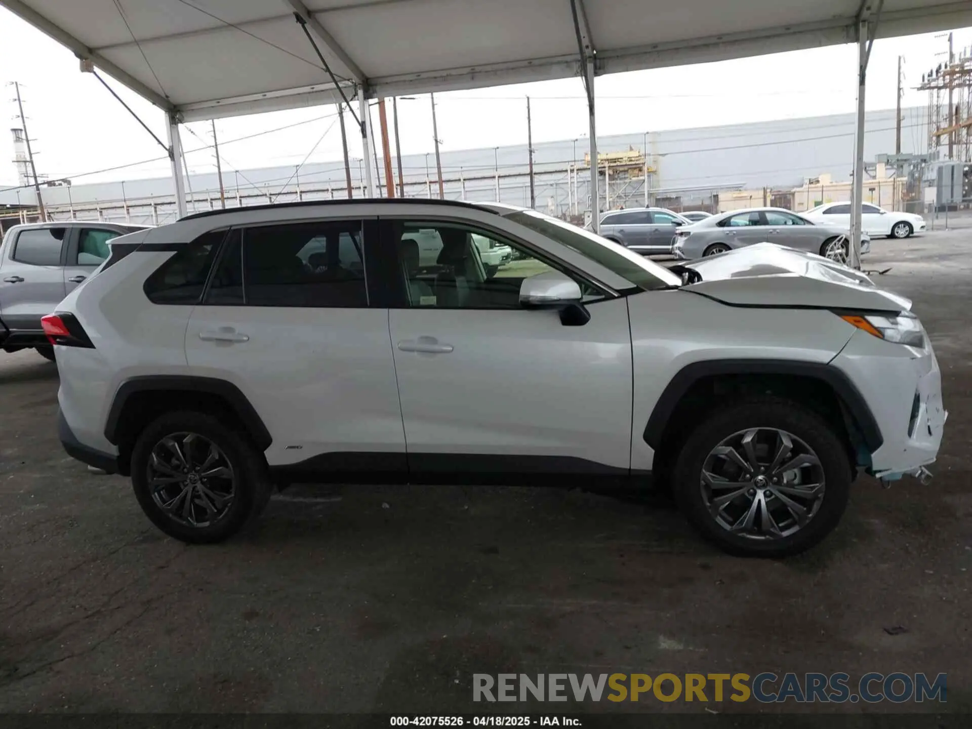 13 fotografías del automóvil dañado JTMB6RFV8RD130824 TOYOTA RAV4 HYBRID 2024