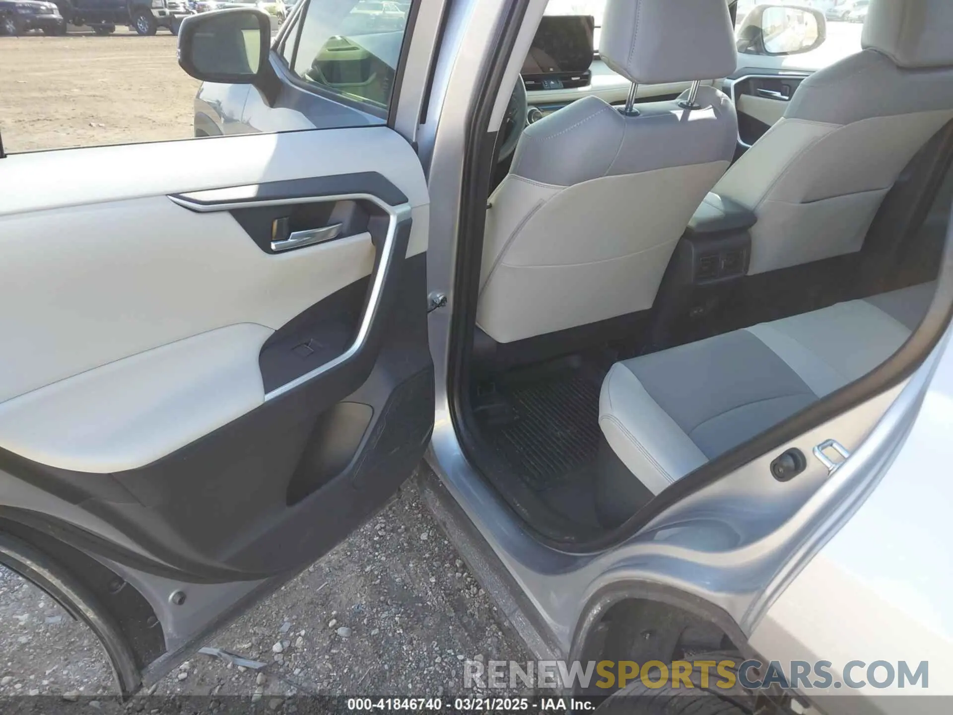 19 fotografías del automóvil dañado JTMB6RFV8RD134274 TOYOTA RAV4 HYBRID 2024