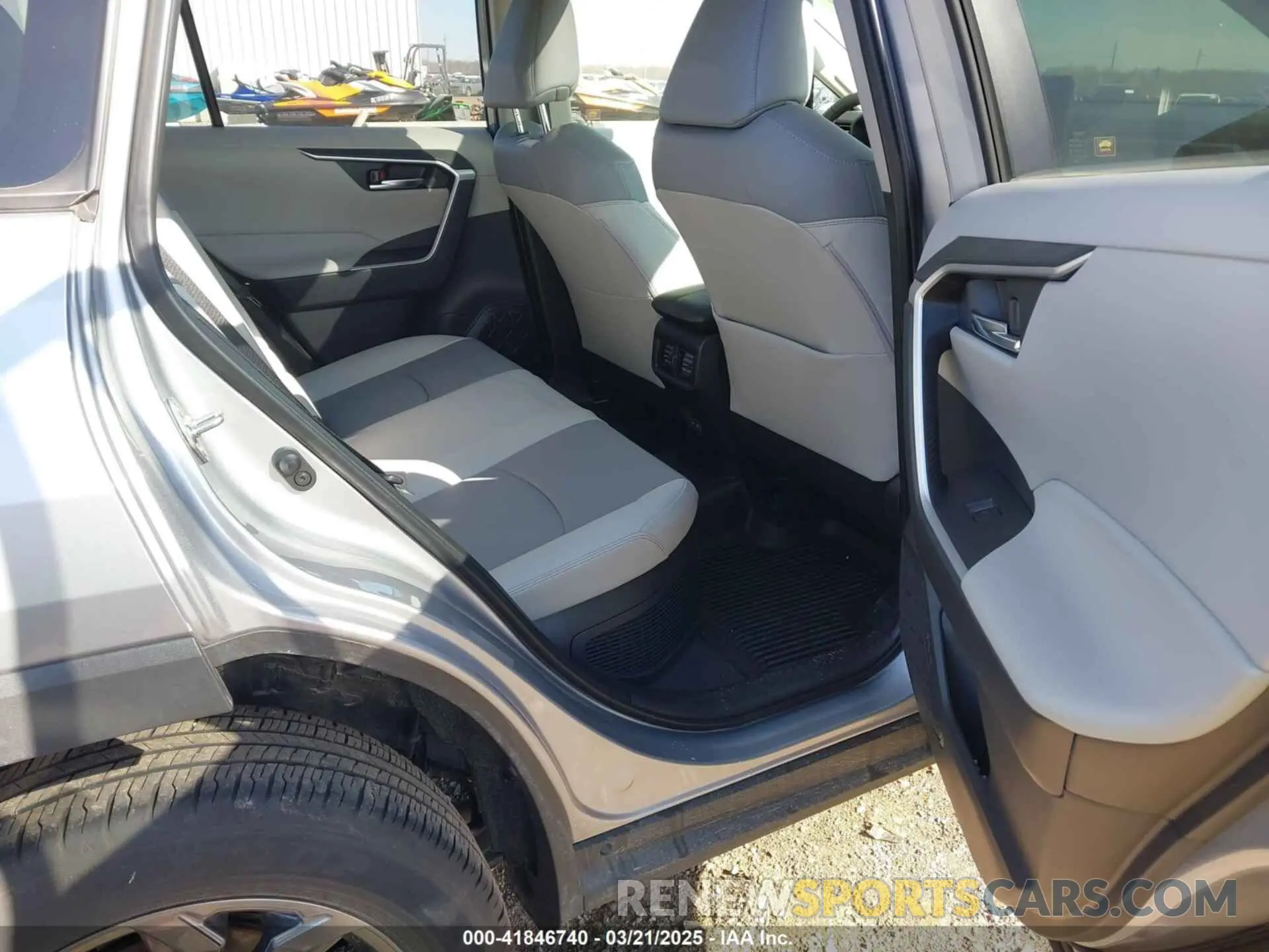 8 fotografías del automóvil dañado JTMB6RFV8RD134274 TOYOTA RAV4 HYBRID 2024