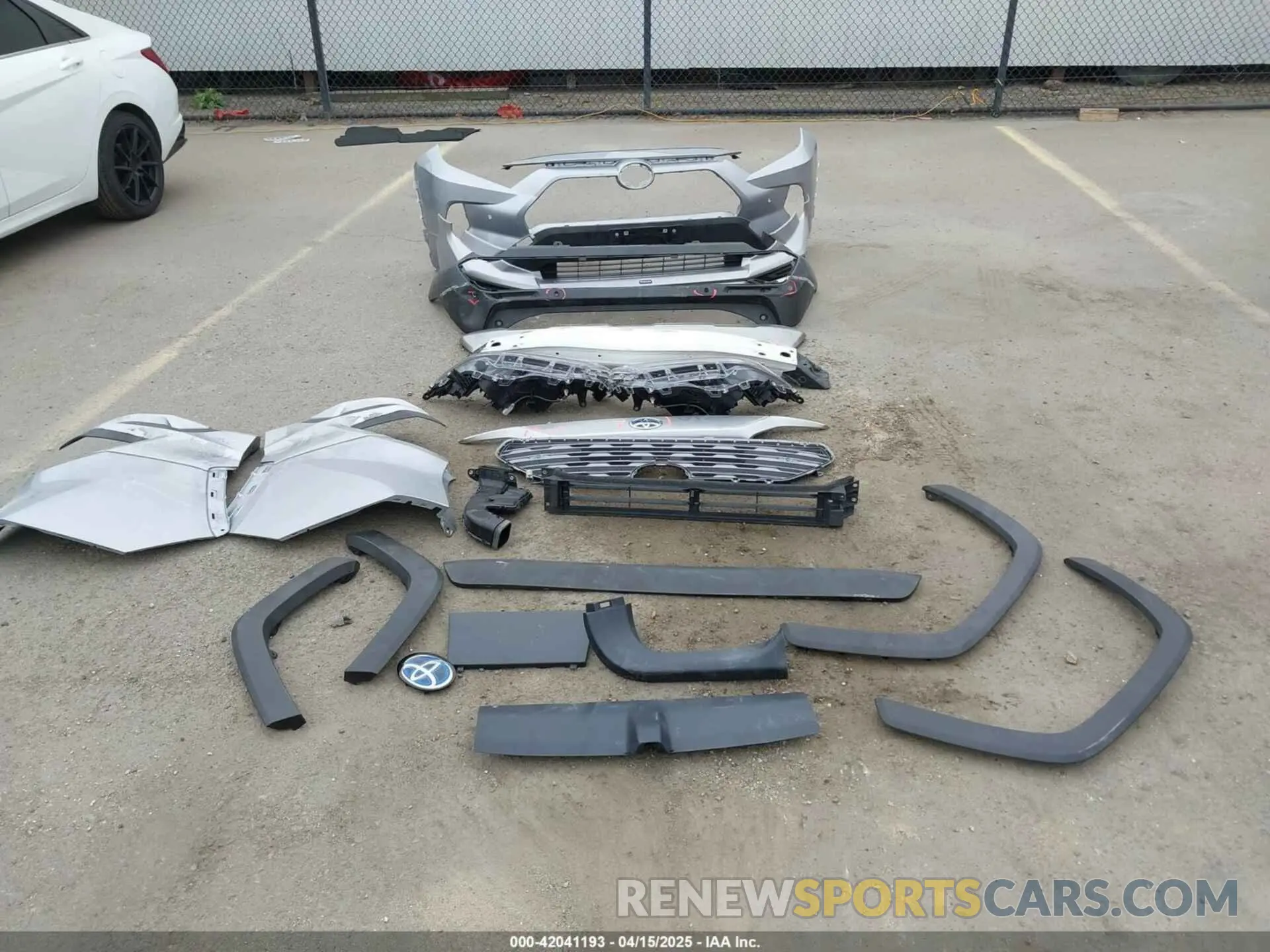 12 fotografías del automóvil dañado JTMD6RFV1RD135582 TOYOTA RAV4 HYBRID 2024