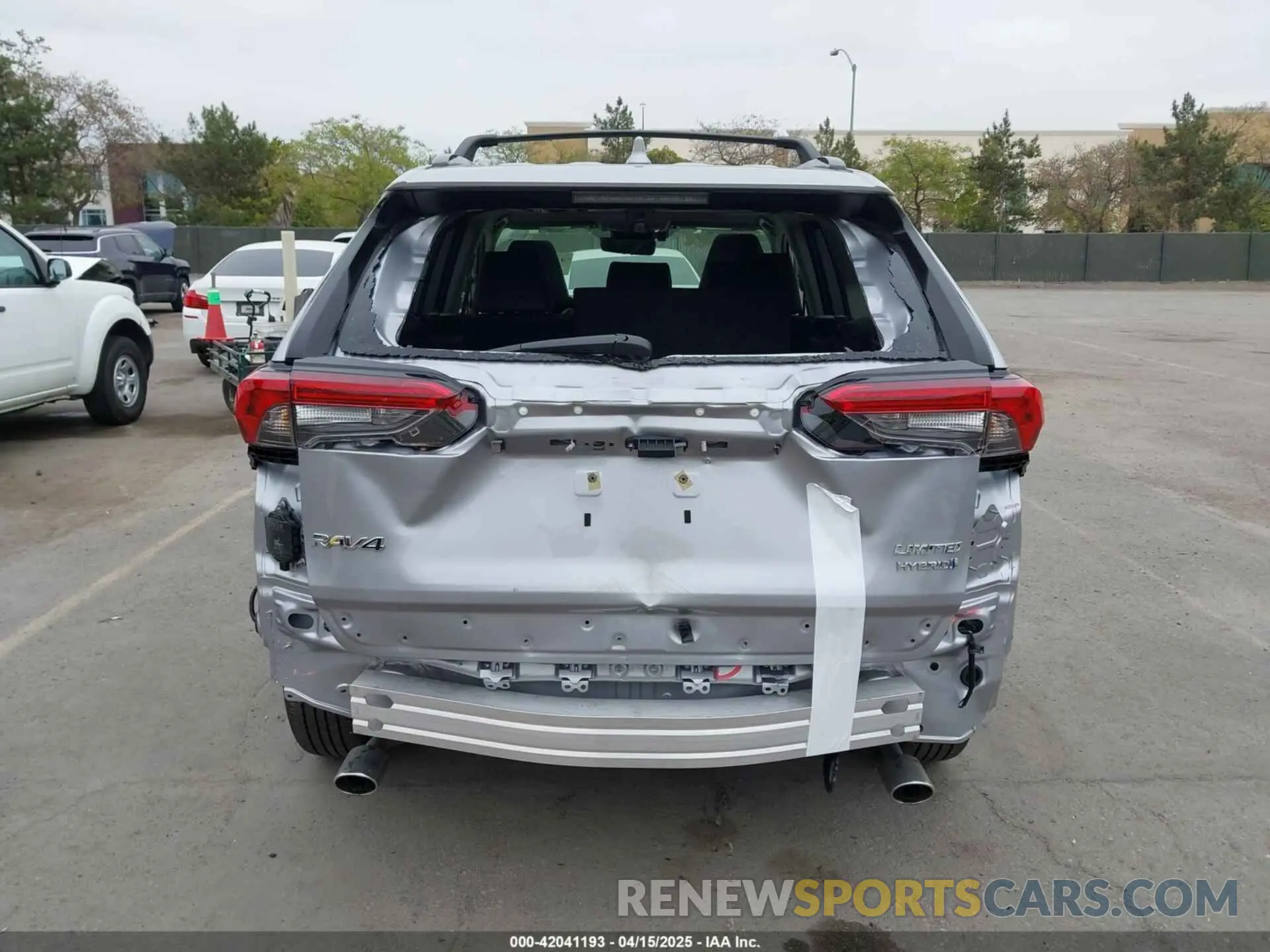 17 fotografías del automóvil dañado JTMD6RFV1RD135582 TOYOTA RAV4 HYBRID 2024