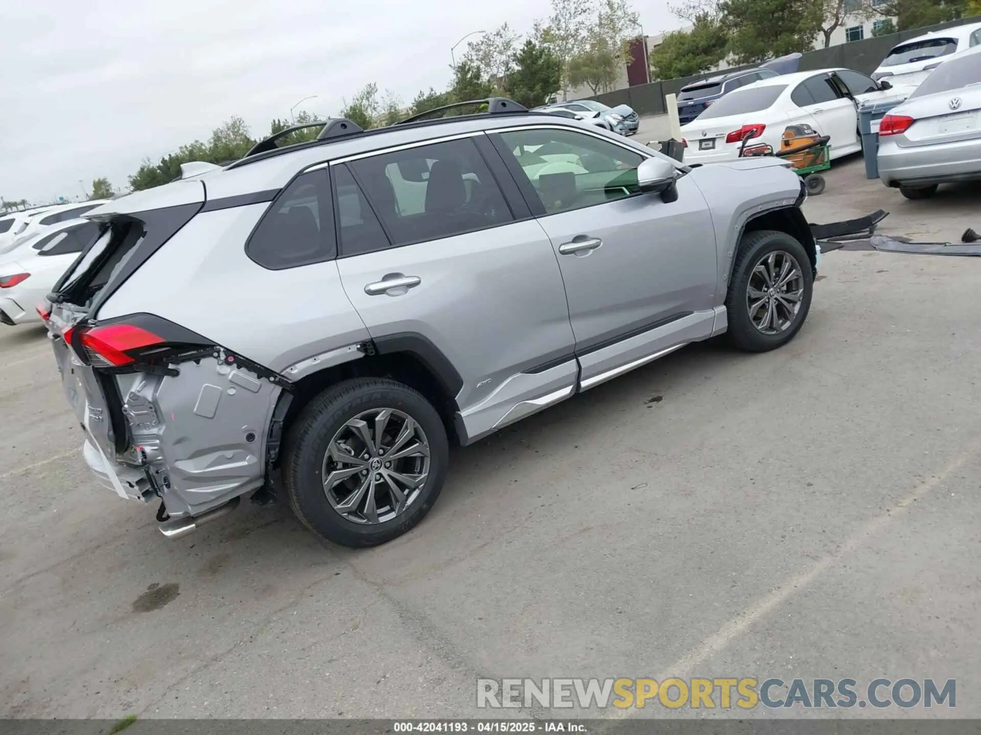 4 fotografías del automóvil dañado JTMD6RFV1RD135582 TOYOTA RAV4 HYBRID 2024