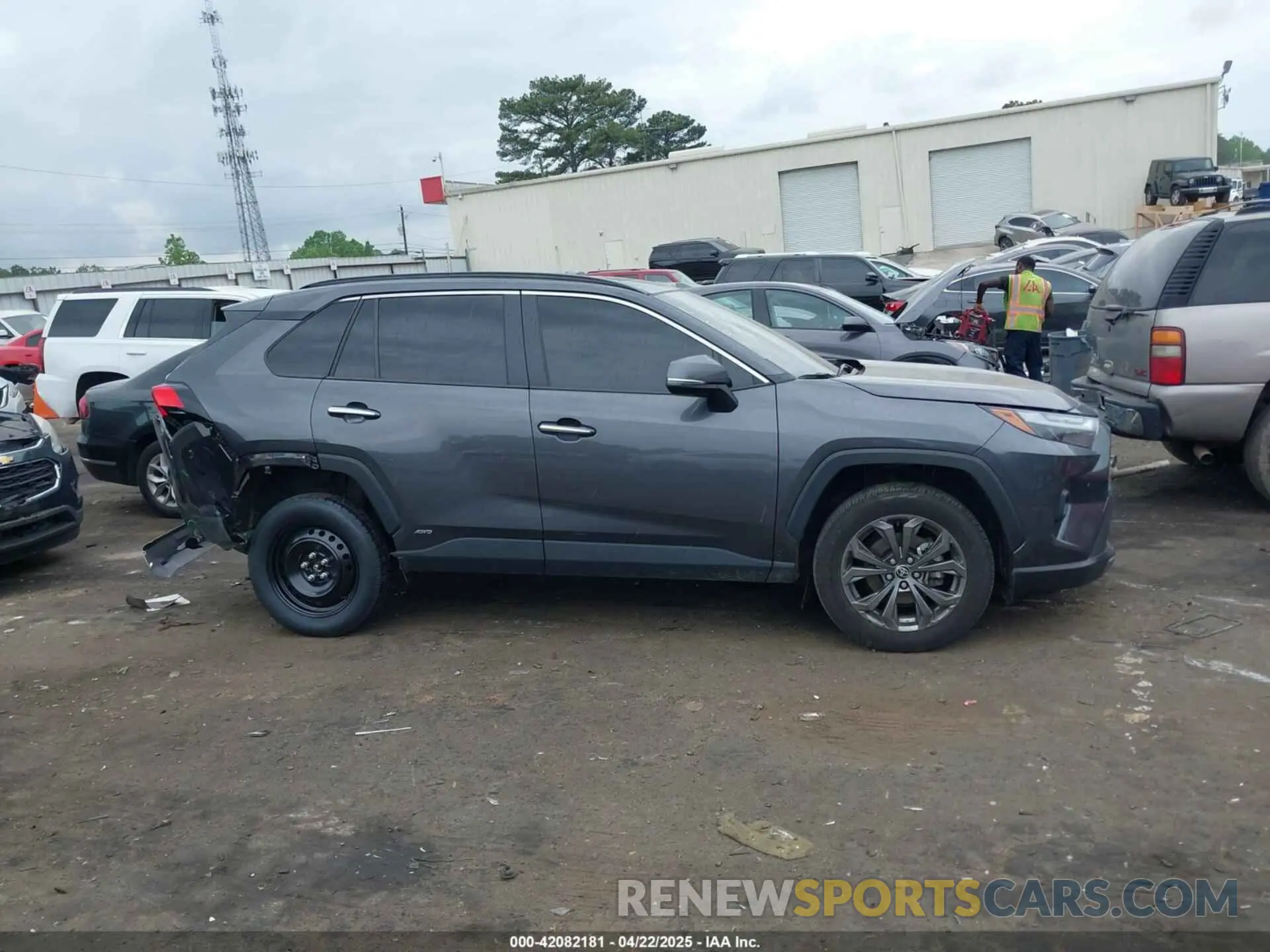 13 fotografías del automóvil dañado JTMD6RFV2RJ054091 TOYOTA RAV4 HYBRID 2024
