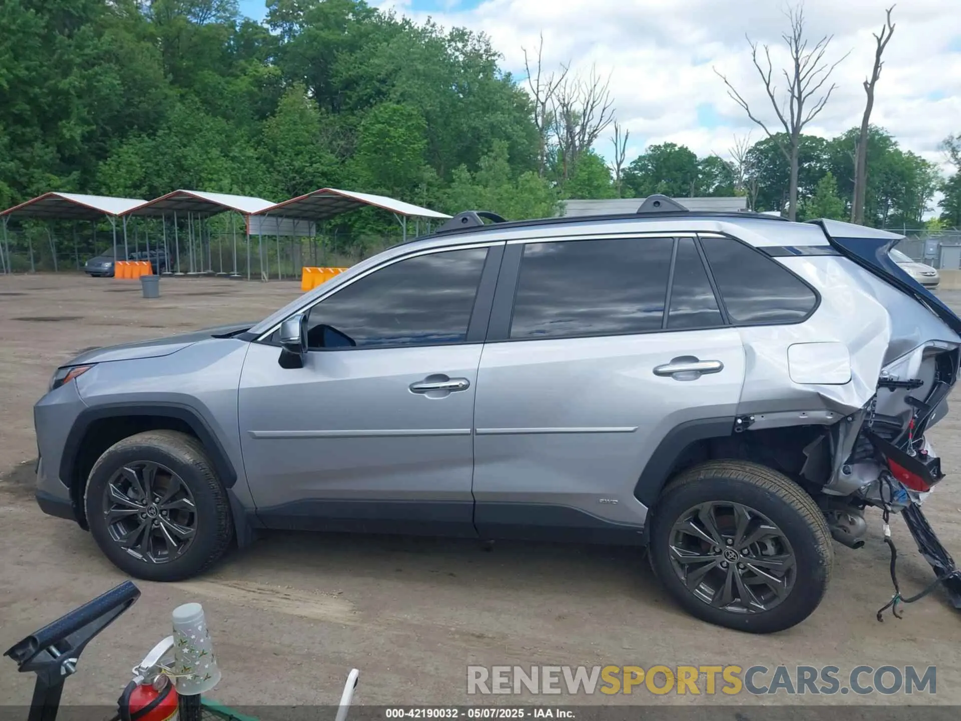14 fotografías del automóvil dañado JTMD6RFV6RD128627 TOYOTA RAV4 HYBRID 2024