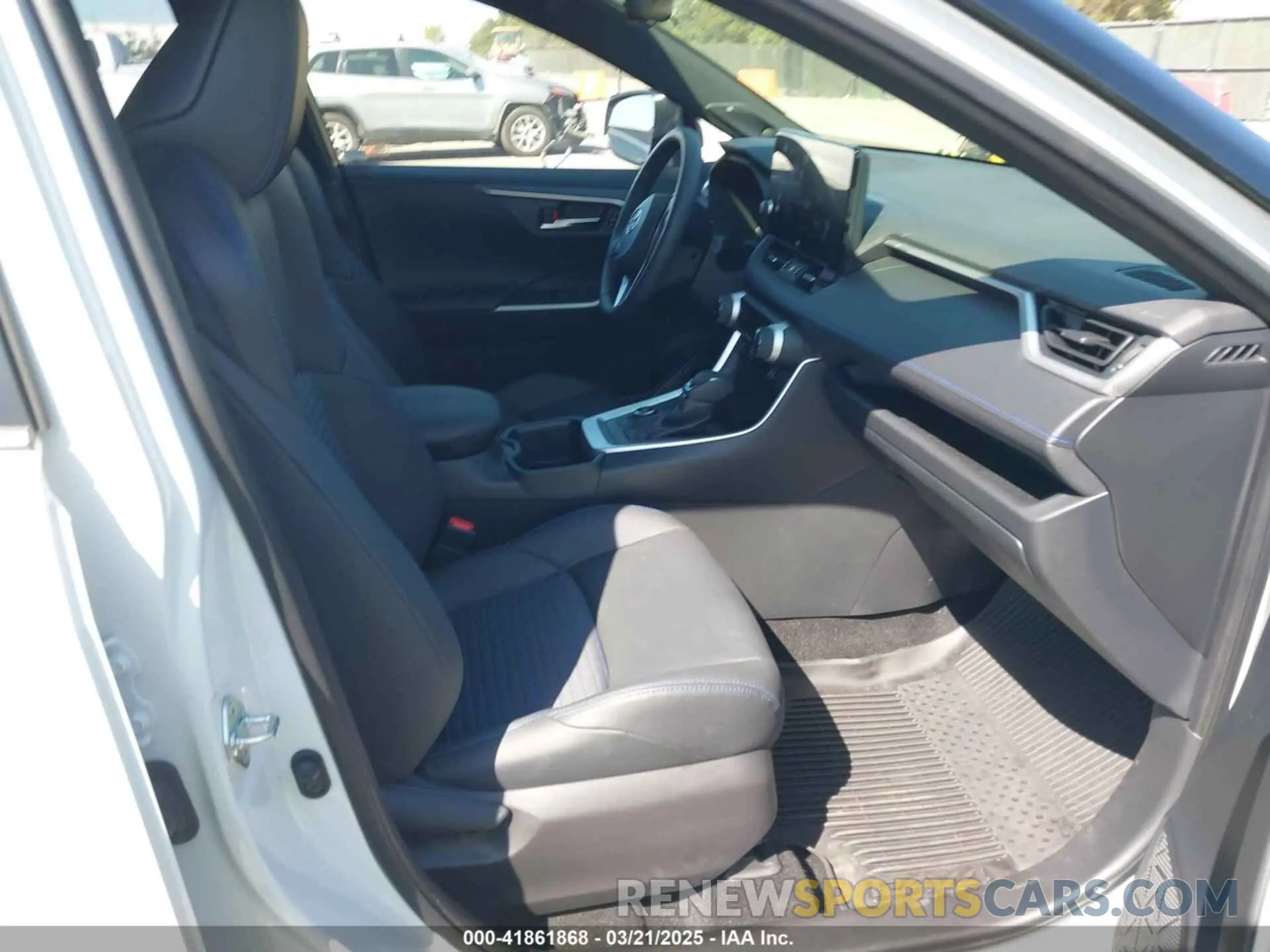 5 fotografías del automóvil dañado JTME6RFV3RD549984 TOYOTA RAV4 HYBRID 2024