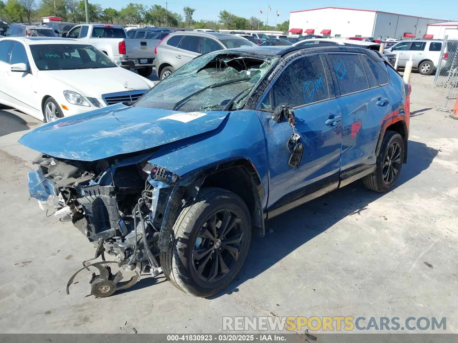 2 fotografías del automóvil dañado JTME6RFV7RD569140 TOYOTA RAV4 HYBRID 2024