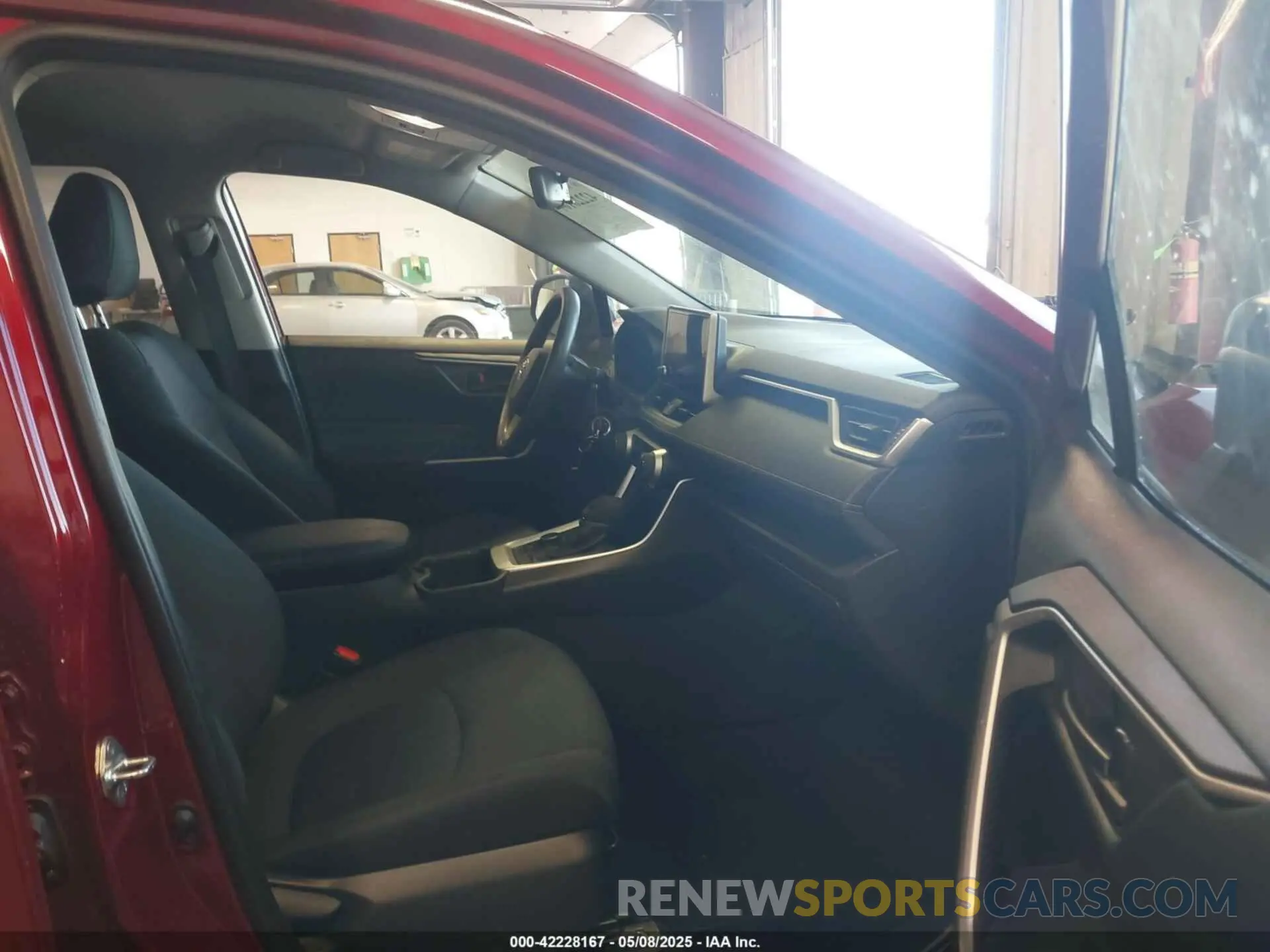 5 fotografías del automóvil dañado JTMLWRFV6RD211874 TOYOTA RAV4 HYBRID 2024