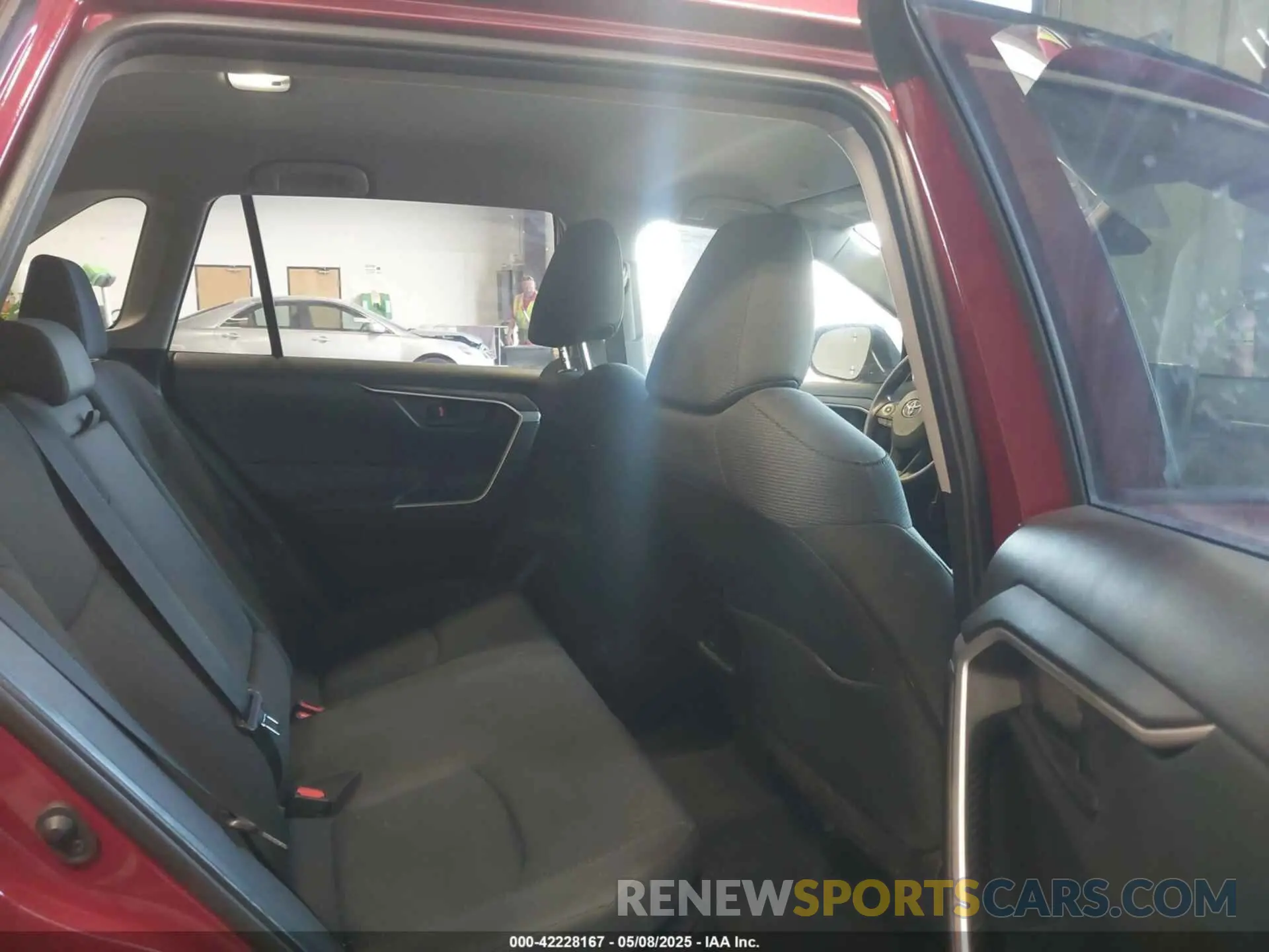 8 fotografías del automóvil dañado JTMLWRFV6RD211874 TOYOTA RAV4 HYBRID 2024