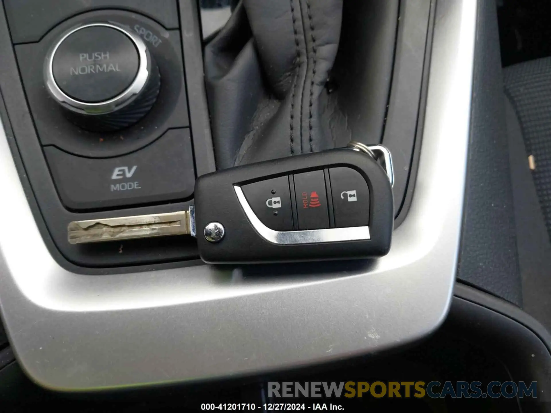 11 fotografías del automóvil dañado JTMMWRFV0RD255101 TOYOTA RAV4 HYBRID 2024