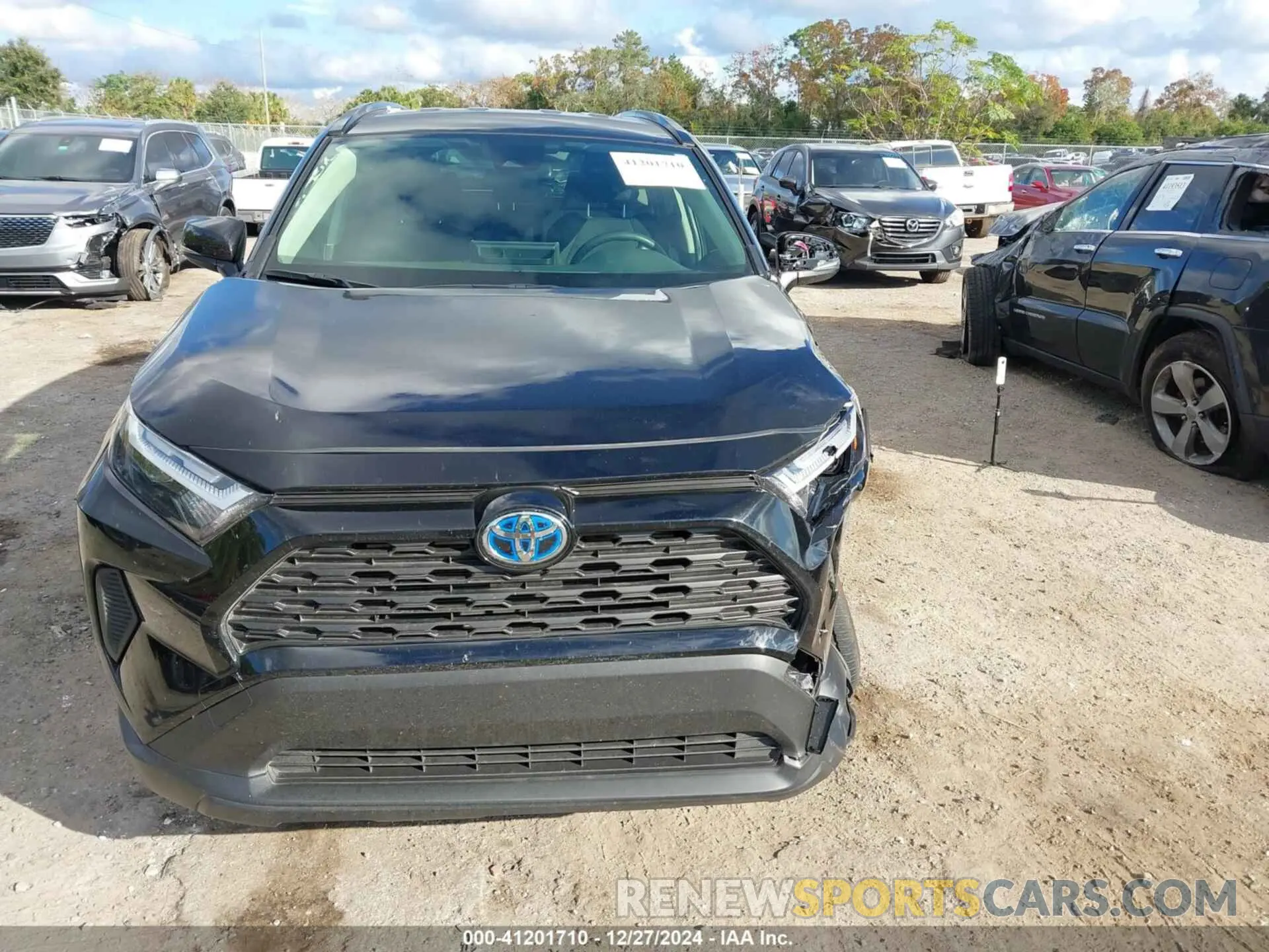 12 fotografías del automóvil dañado JTMMWRFV0RD255101 TOYOTA RAV4 HYBRID 2024