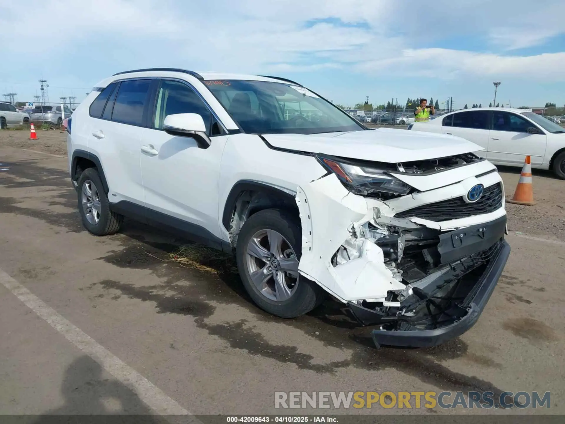1 fotografías del automóvil dañado JTMMWRFV1RD208899 TOYOTA RAV4 HYBRID 2024