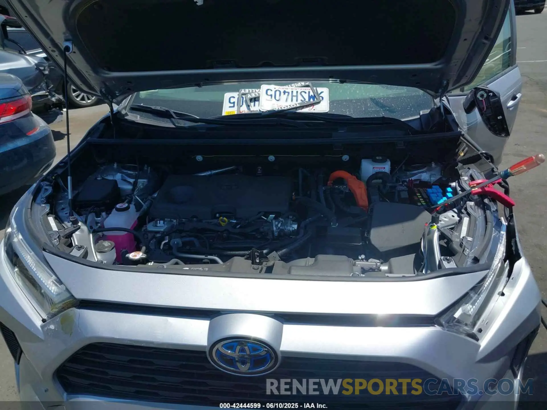 10 fotografías del automóvil dañado JTMMWRFV8RD241382 TOYOTA RAV4 HYBRID 2024