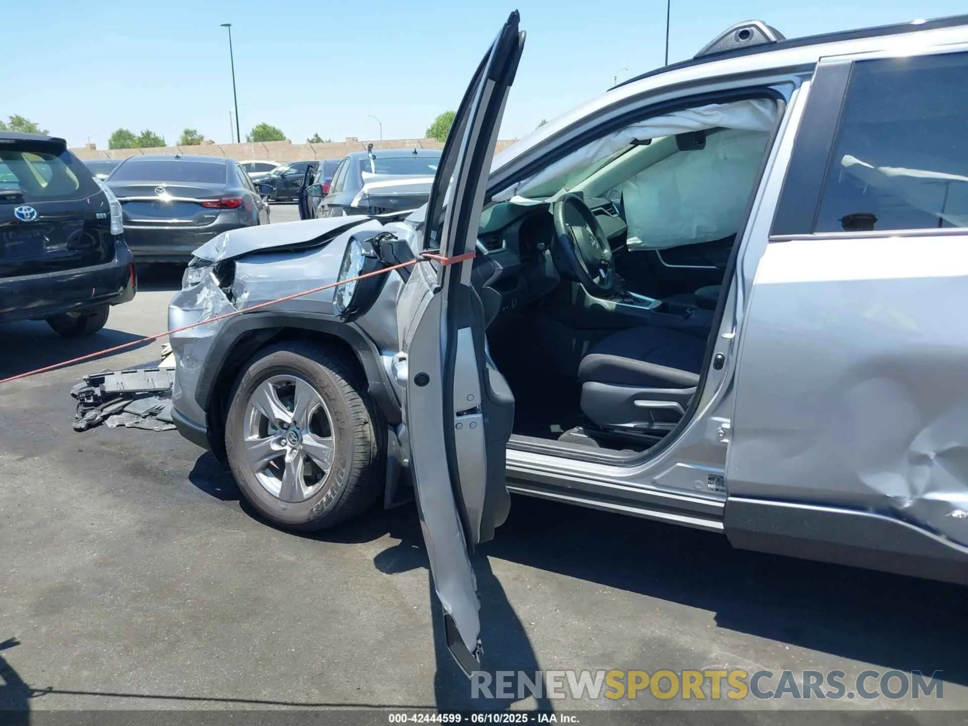 5 fotografías del automóvil dañado JTMMWRFV8RD241382 TOYOTA RAV4 HYBRID 2024
