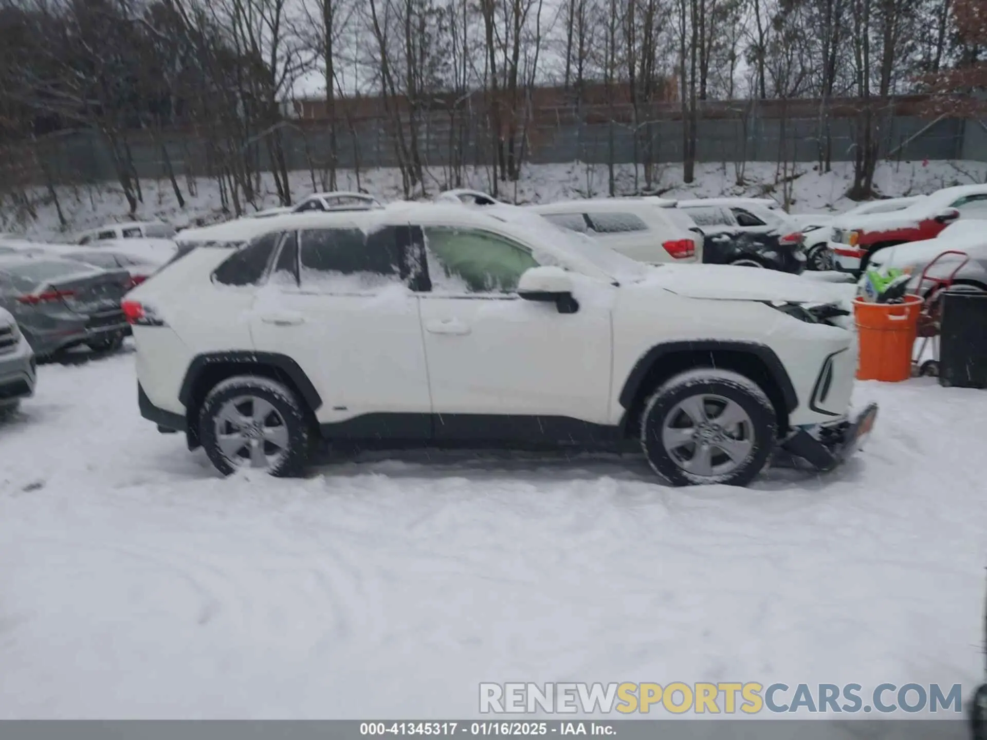 14 fotografías del automóvil dañado JTMRWRFV4RD245158 TOYOTA RAV4 HYBRID 2024