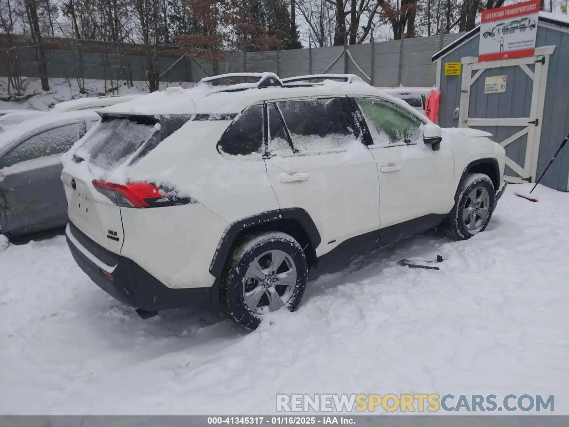 4 fotografías del automóvil dañado JTMRWRFV4RD245158 TOYOTA RAV4 HYBRID 2024
