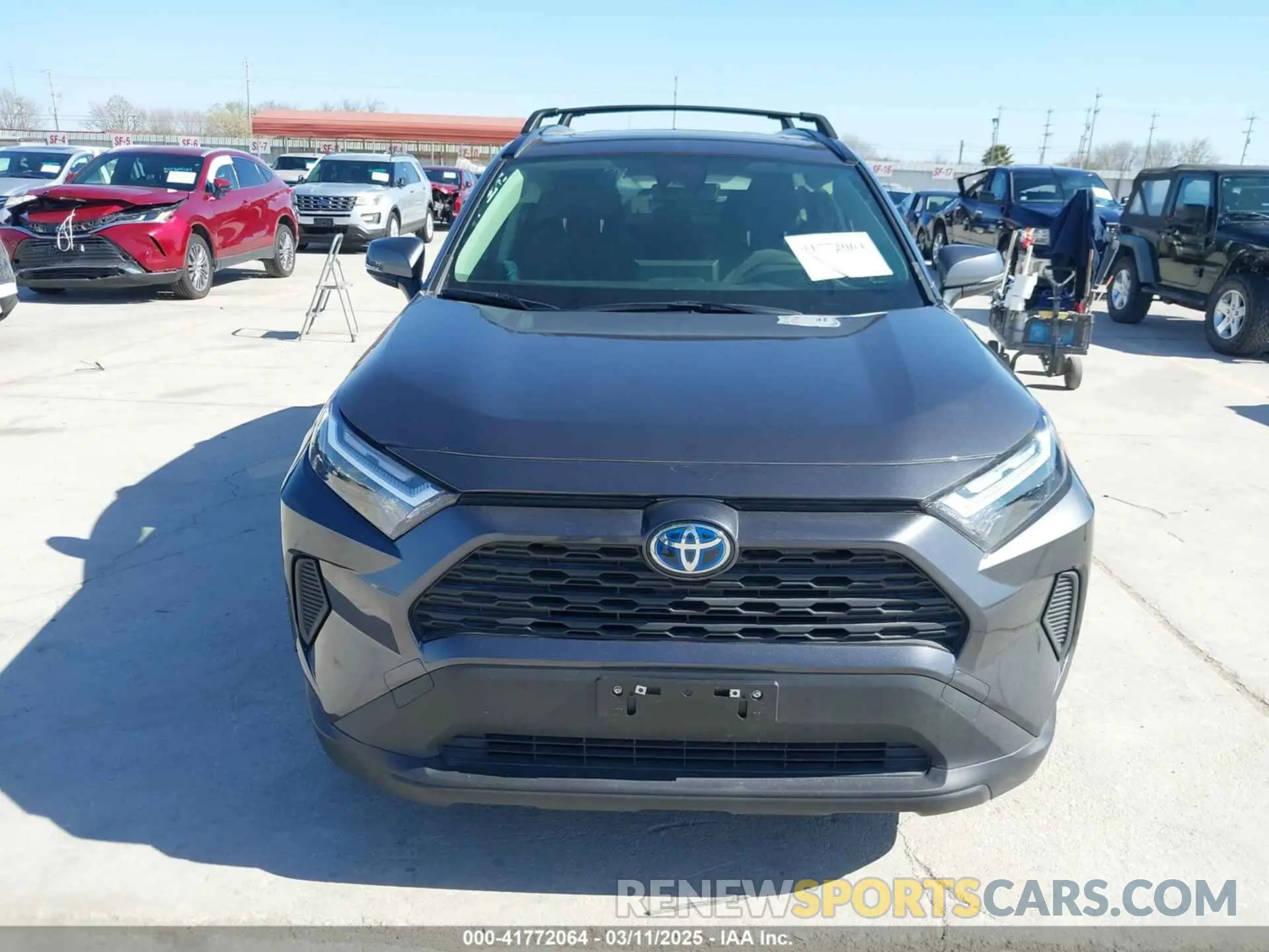 13 fotografías del automóvil dañado JTMRWRFV8RJ060533 TOYOTA RAV4 HYBRID 2024