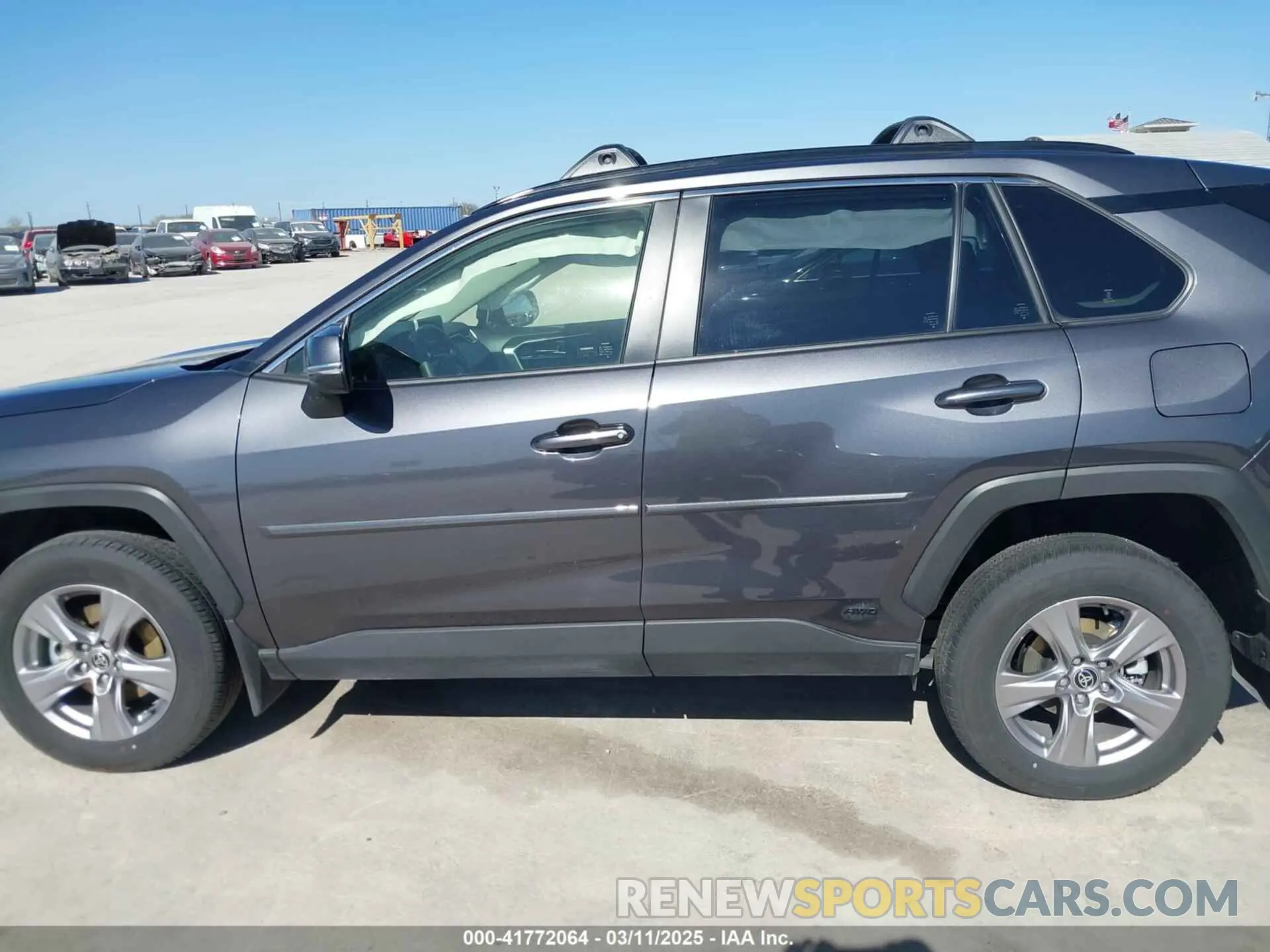15 fotografías del automóvil dañado JTMRWRFV8RJ060533 TOYOTA RAV4 HYBRID 2024
