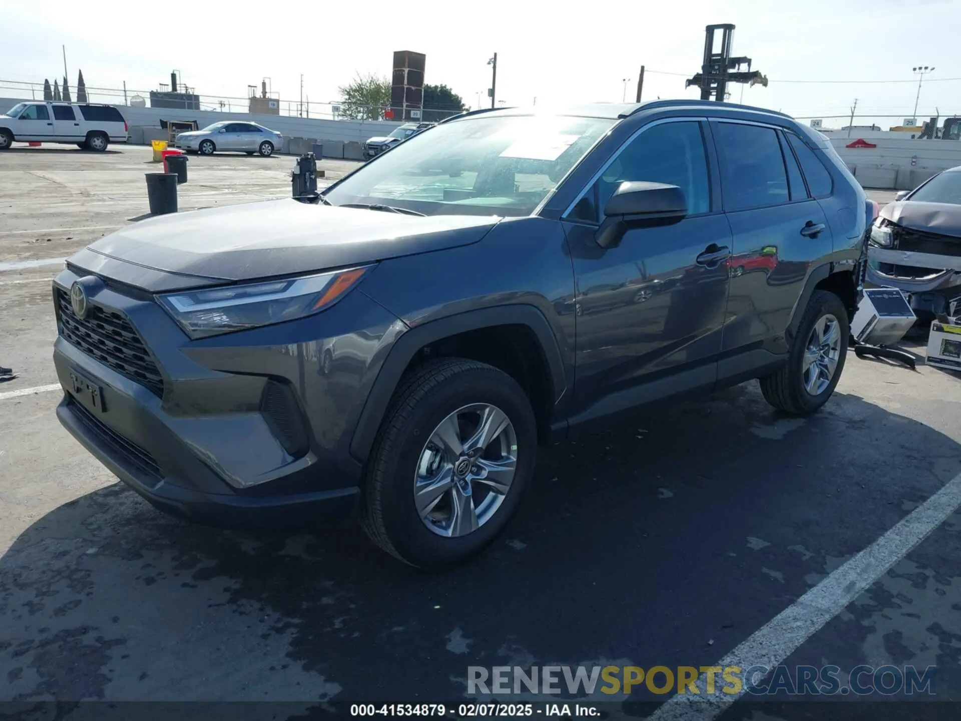 2 fotografías del automóvil dañado 2T3LWRFV8SW257439 TOYOTA RAV4 HYBRID 2025