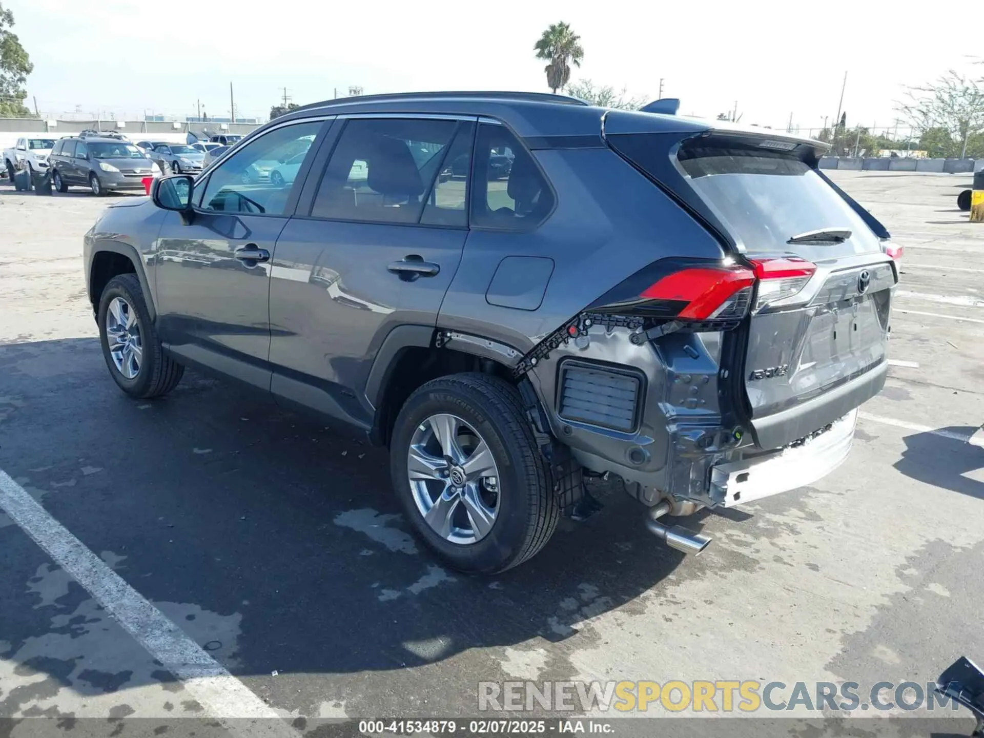 3 fotografías del automóvil dañado 2T3LWRFV8SW257439 TOYOTA RAV4 HYBRID 2025