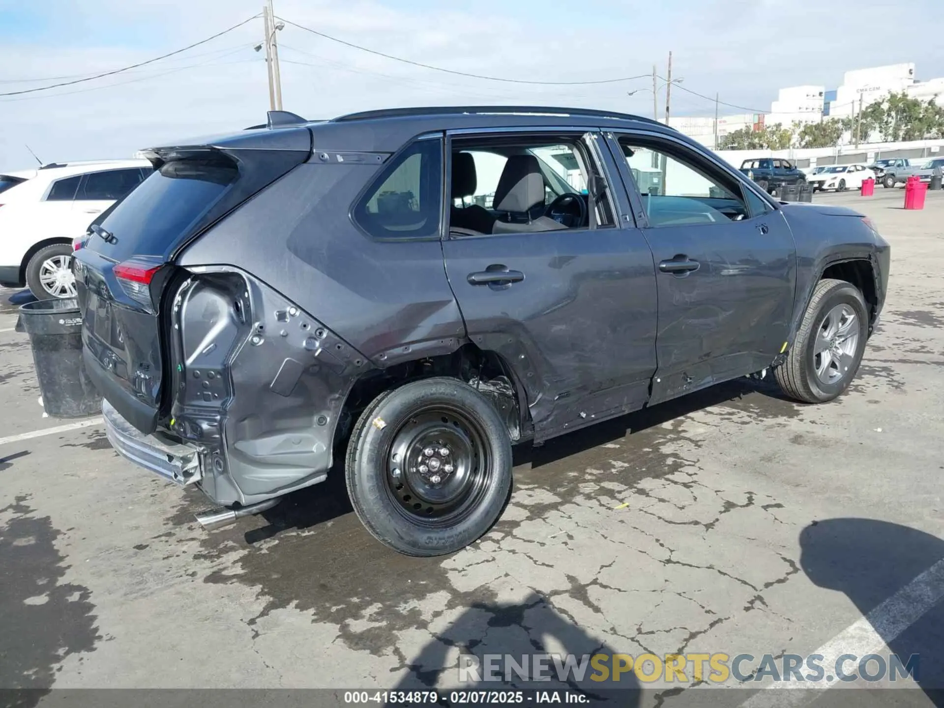 4 fotografías del automóvil dañado 2T3LWRFV8SW257439 TOYOTA RAV4 HYBRID 2025