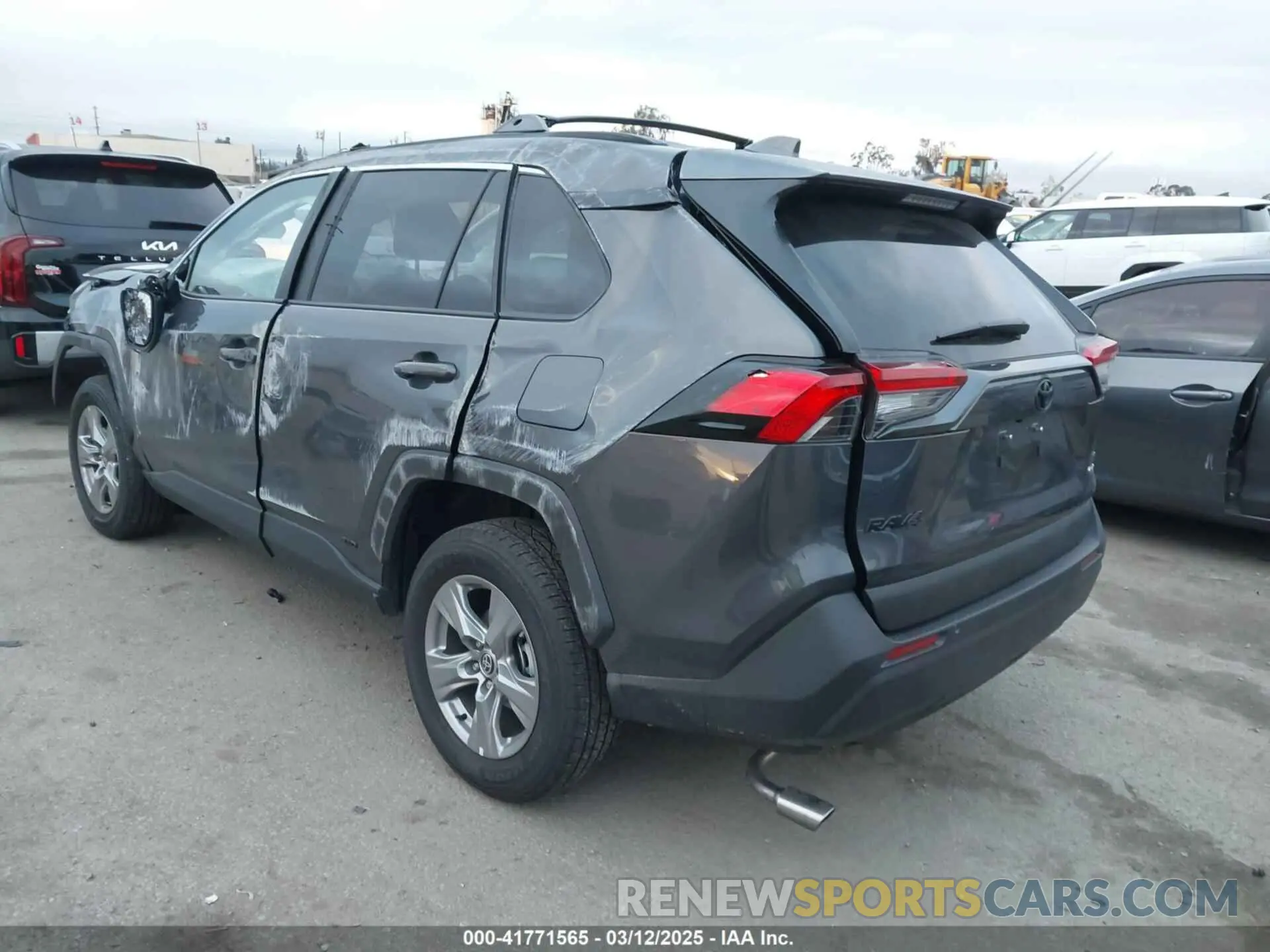 3 fotografías del automóvil dañado 2T3MWRFV9SW256756 TOYOTA RAV4 HYBRID 2025