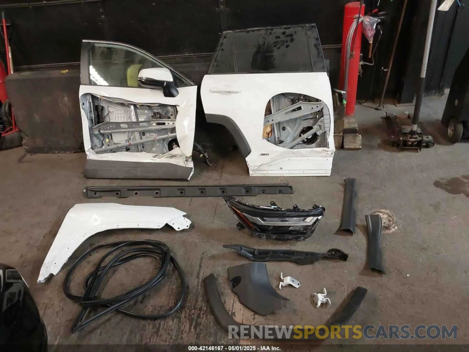 12 fotografías del automóvil dañado 2T3RWRFV0SW275623 TOYOTA RAV4 HYBRID 2025