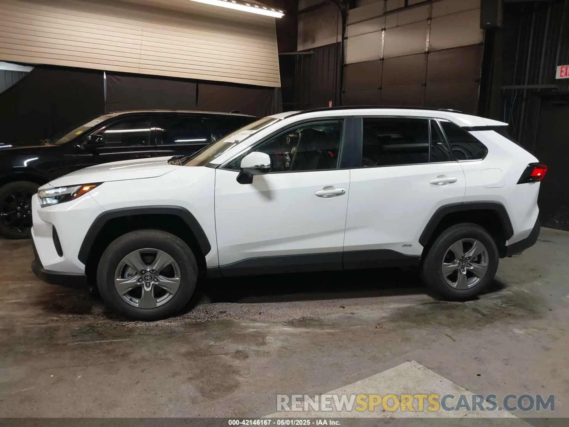 15 fotografías del automóvil dañado 2T3RWRFV0SW275623 TOYOTA RAV4 HYBRID 2025